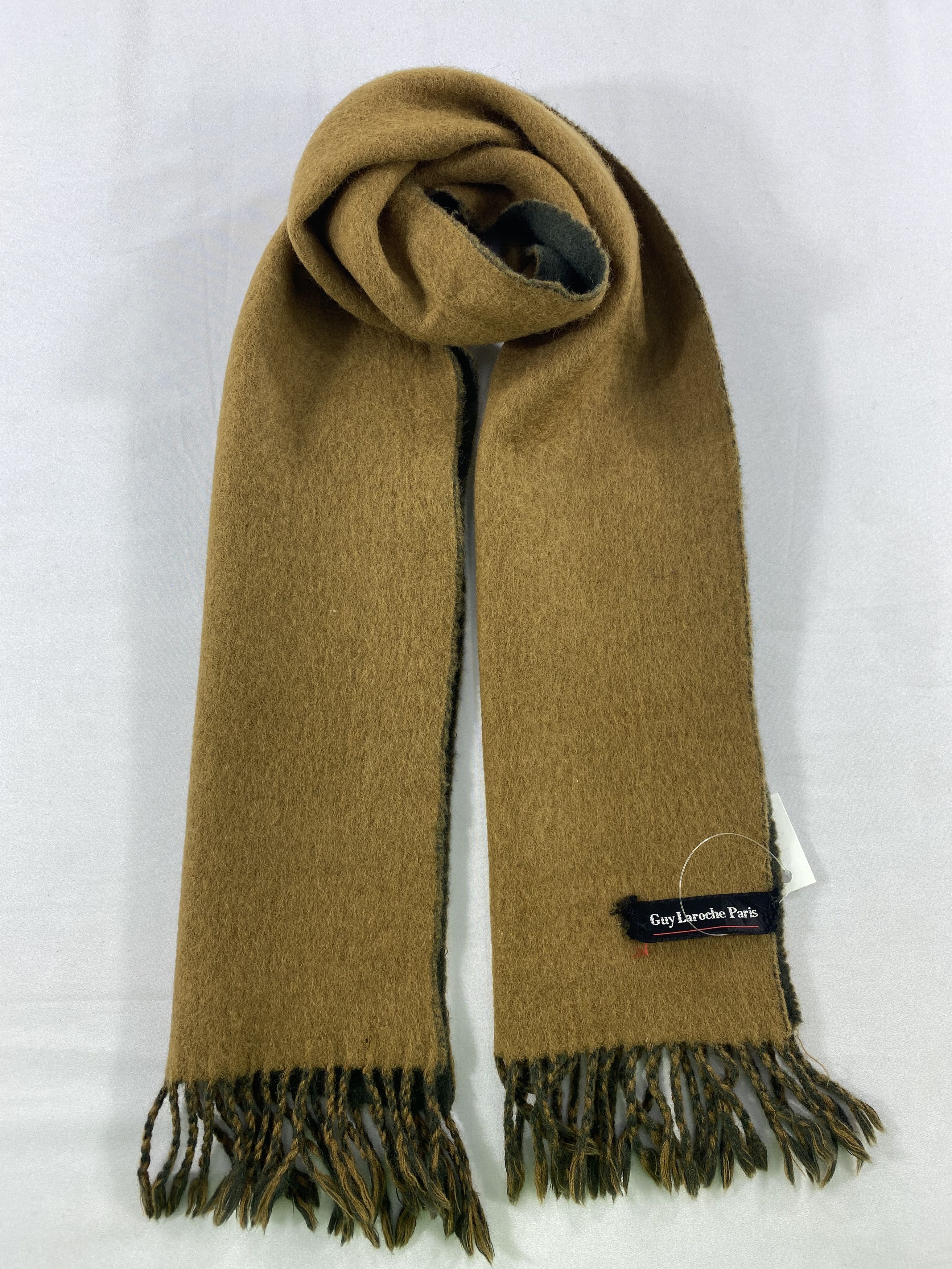 Guy Laroche Guy Laroche Scarf / Muffler / Neckwear Size ONE SIZE - 1 Thumbnail