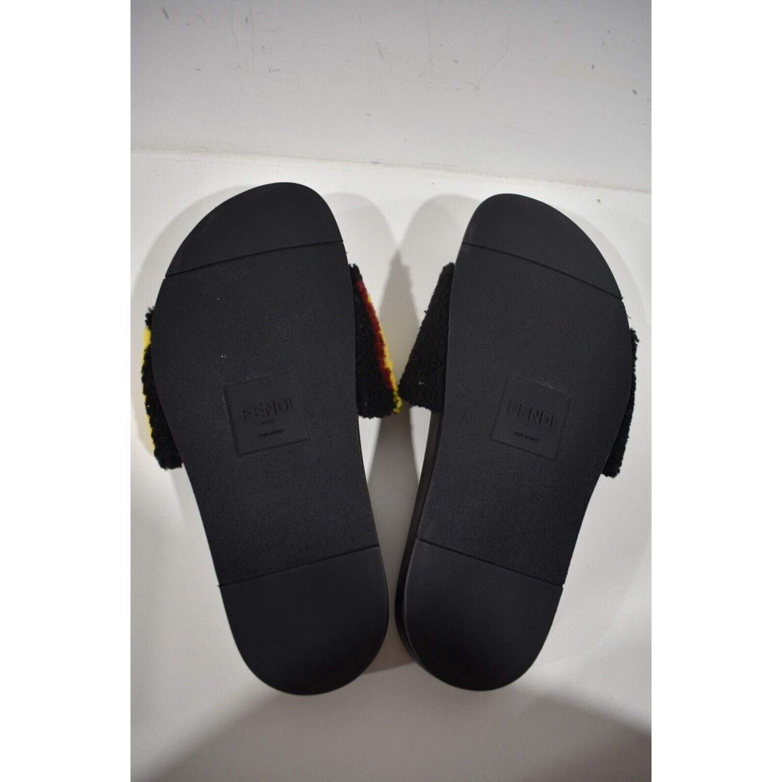 Fendi Fendi Mens Shearling Fur Logo Flat Slide Sandal Flip Flop 7 Size US 7 / EU 40 - 12 Thumbnail