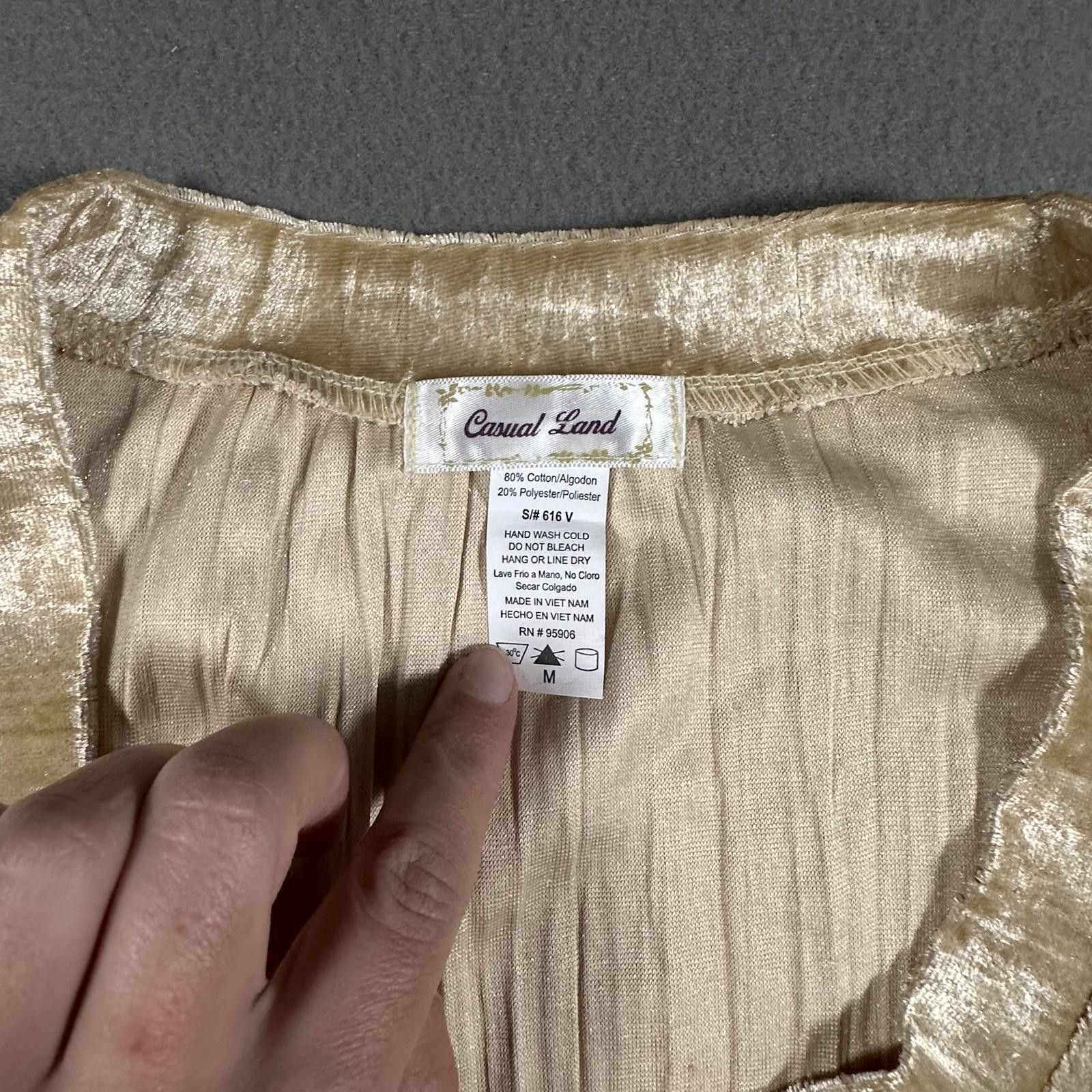 Other Women’s Long Sleeve Top Velvet Champagne Ivory Vintage Size M / US 6-8 / IT 42-44 - 3 Thumbnail