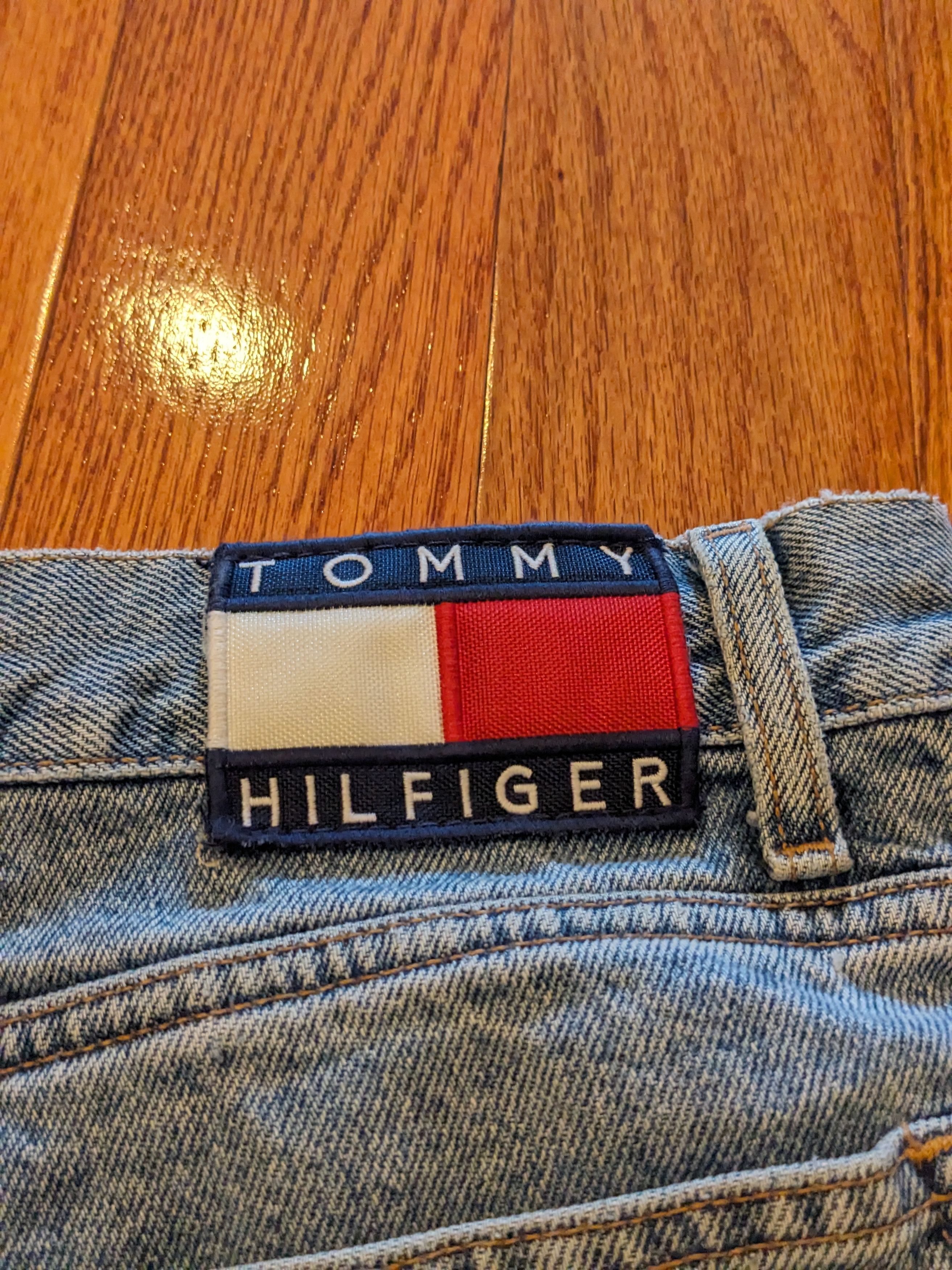Tommy Hilfiger Vintage Y2K Tommy Hilfiger Size 33 Denim Shorts Jorts Size US 33 - 2 Thumbnail