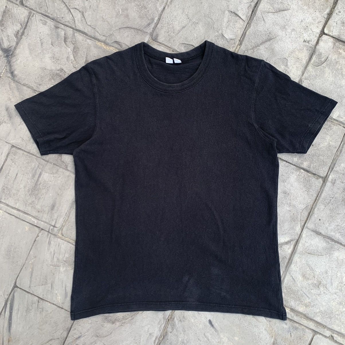 Uniqlo Thrashed Faded Christophe Lemaire X Uniqlo Tee Size US L / EU 52-54 / 3 - 1 Thumbnail