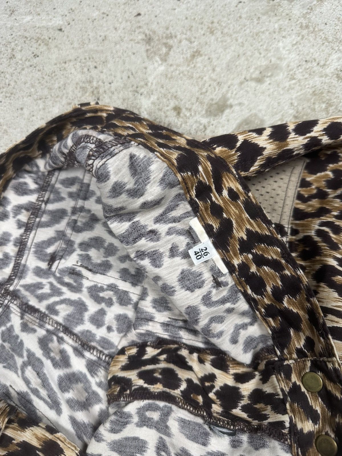 Dolce & Gabbana 2000s Dolce & Gabbana Leopard Print Baggy Cargo Pants Size 32" / US 10 / IT 46 - 13 Thumbnail
