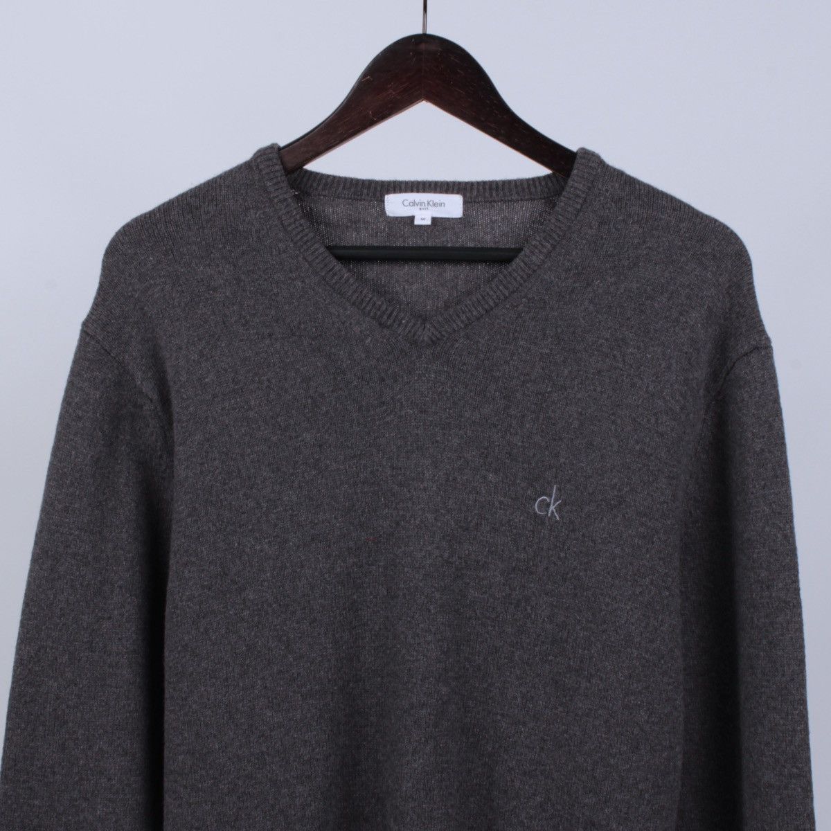 Calvin Klein × Designer CALVIN KLEIN Golf Wool Blend Gray V-neck Sweater Jumper Size US M / EU 48-50 / 2 - 2 Thumbnail