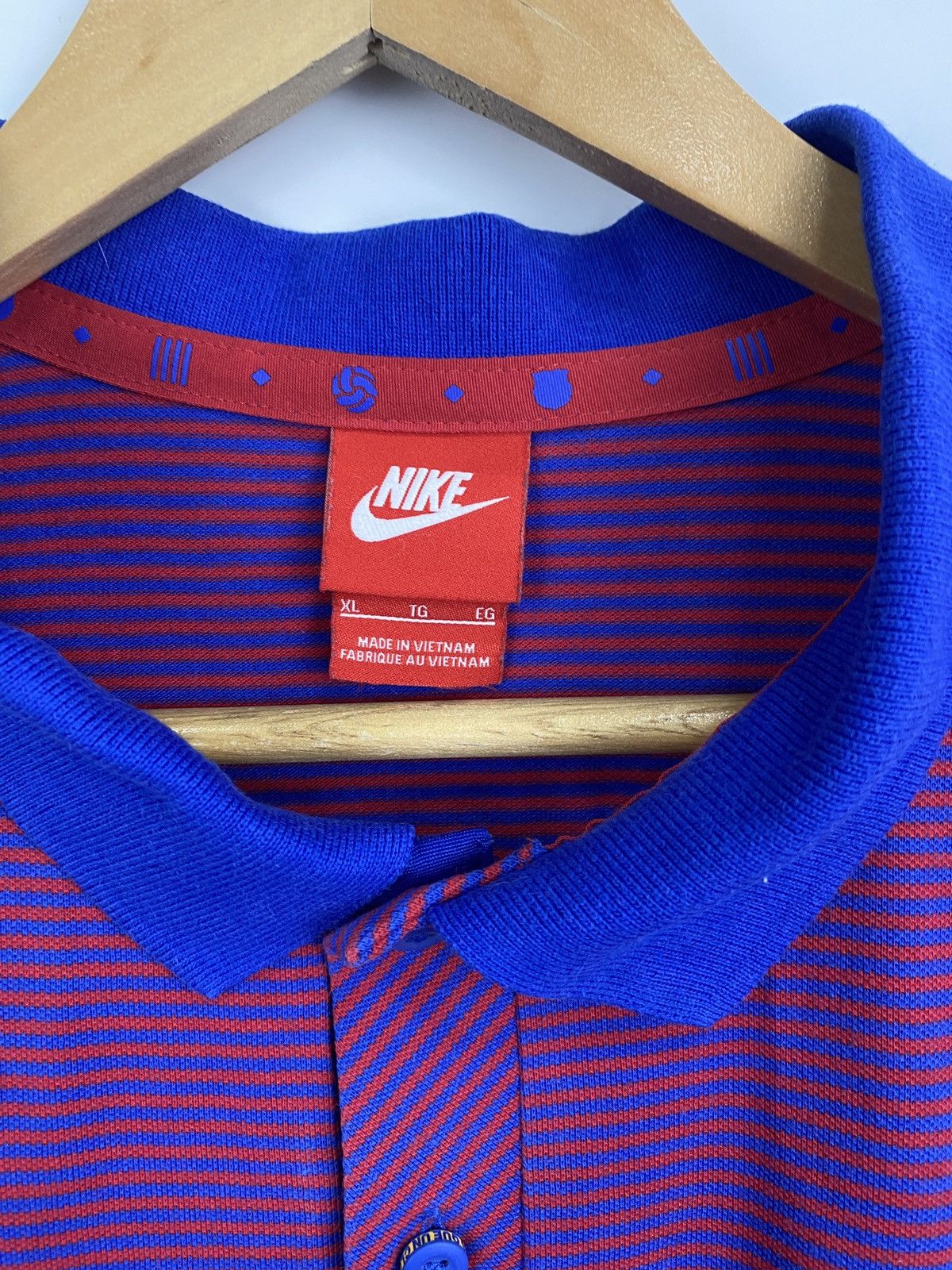 Nike Vintage Y2K Nike F. C. Barcelona Soccer Jersey polo t-shirt Size US XL / EU 56 / 4 - 5 Thumbnail