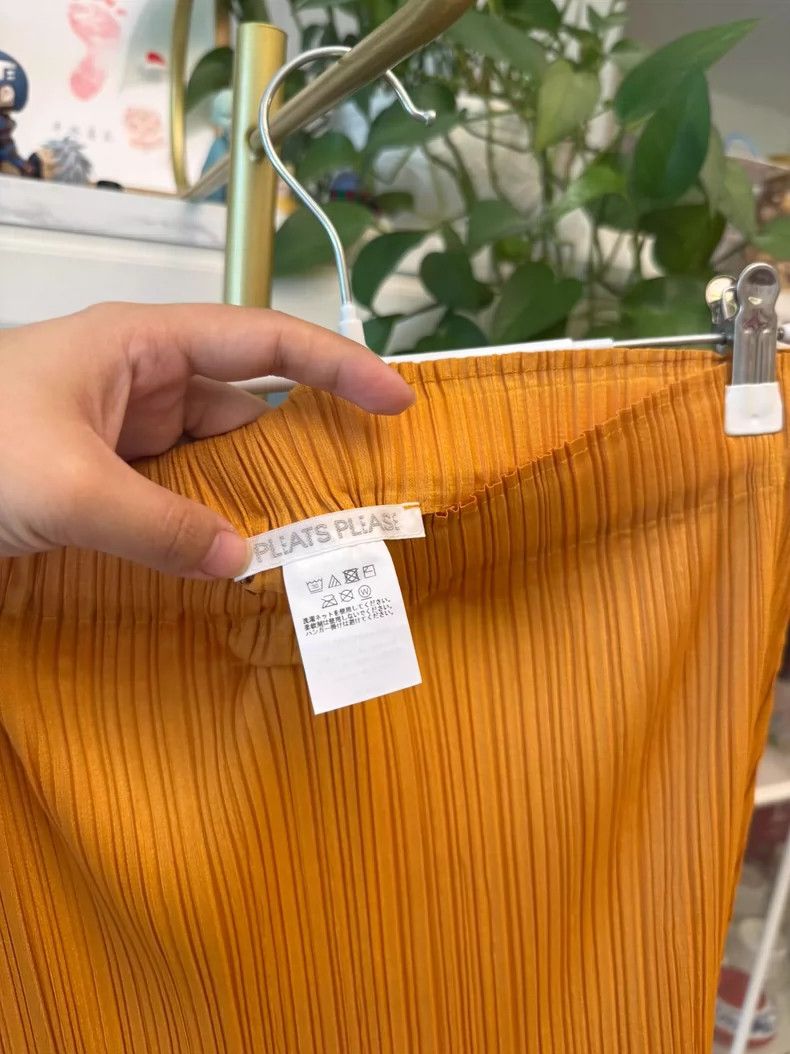 Issey Miyake Issey Miyake size:one size Orange flower bud skirt Size 42" / US 20 - 2 Thumbnail