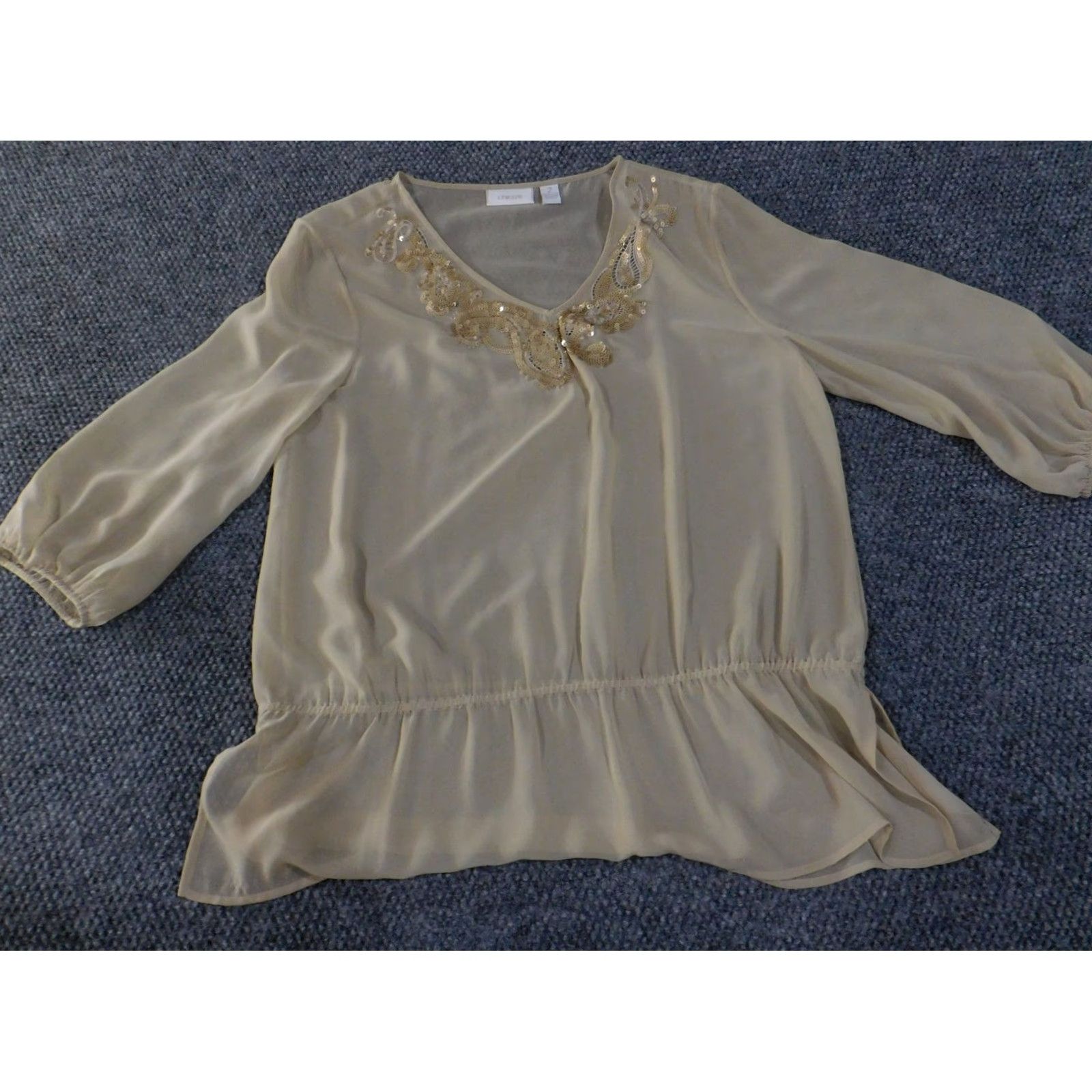Vintage Chicos Blouse Womens 2 Beige Sheer Embroidered Ruffle Hem Tunic Shirt Long Sleeve V-Neck Casual Knit Polyester Regular Modern Boho Size XS / US 0-2 / IT 36-38 - 4 Thumbnail