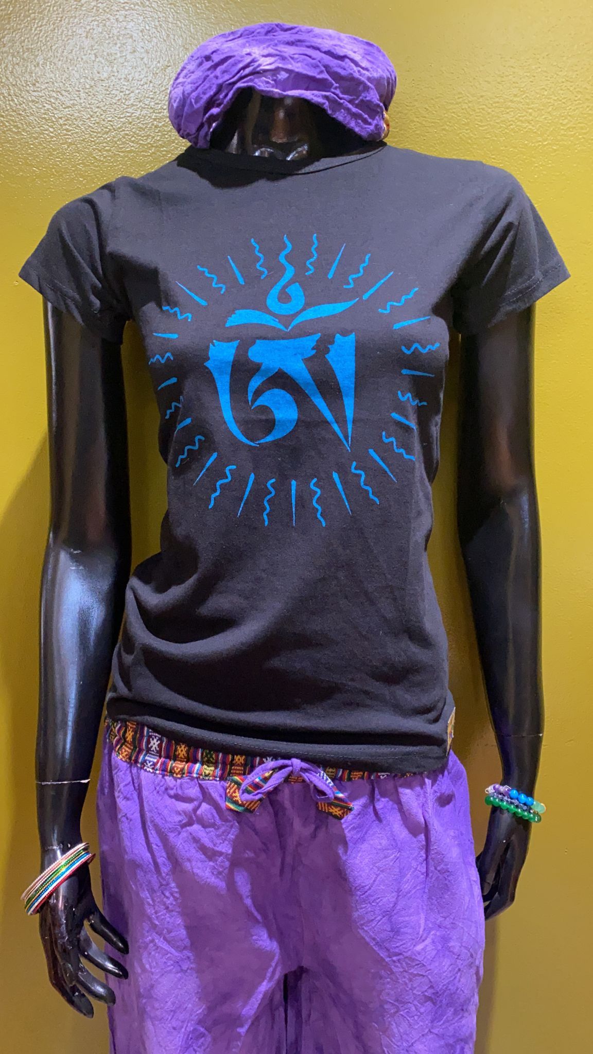 Other Tibetan Om Symbol Painted Tee: 100% Organic Cotton T Shirt Size L / US 10 / IT 46 - 1 Preview