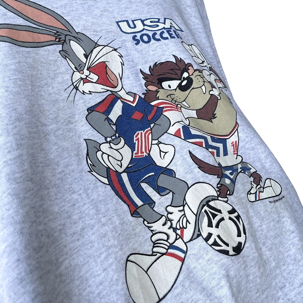 Warner Bros Looney Tunes Bugs & Taz Vintage 1993 USA Soccer Sweatshirt Size US L / EU 52-54 / 3 - 4 Thumbnail
