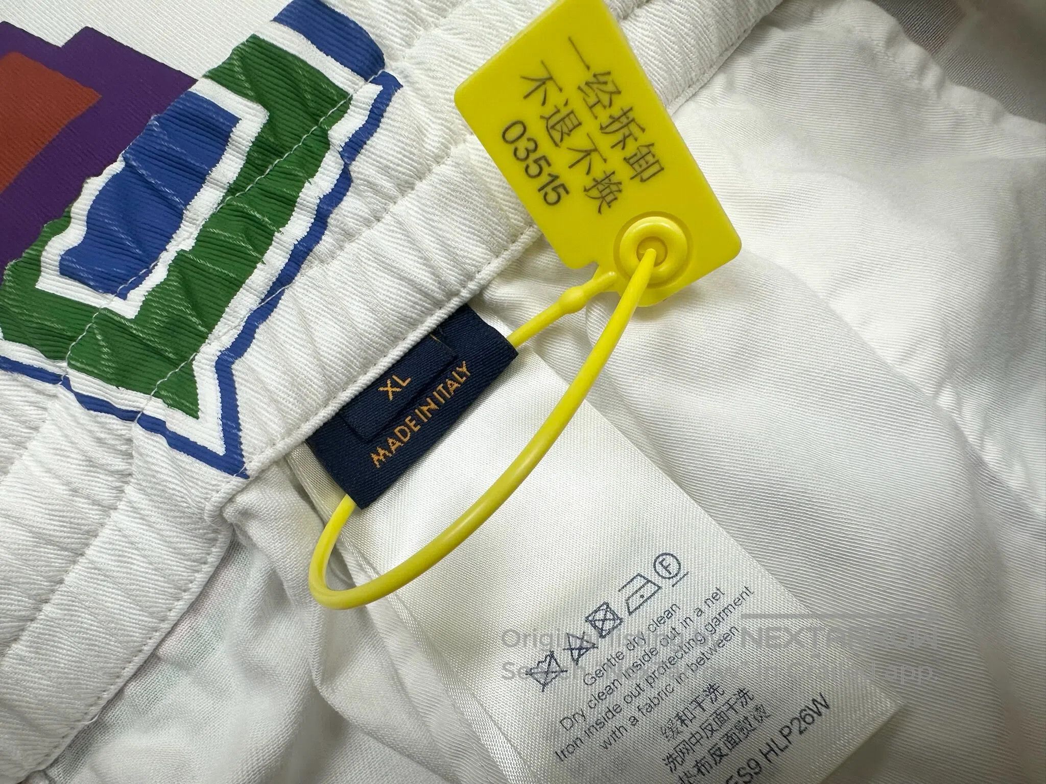 Louis Vuitton Louis Vuitton size XL Fully Printed Barrage Shorts Size US 27 - 5 Thumbnail