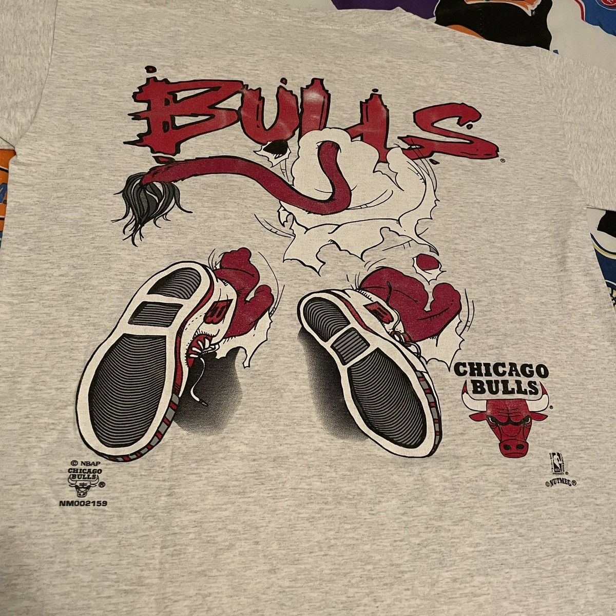 NBA × Nutmeg × Vintage Vintage 1990s NBA Chicago Bulls Break Thru Basketball Tee Size US M / EU 48-50 / 2 - 4 Thumbnail