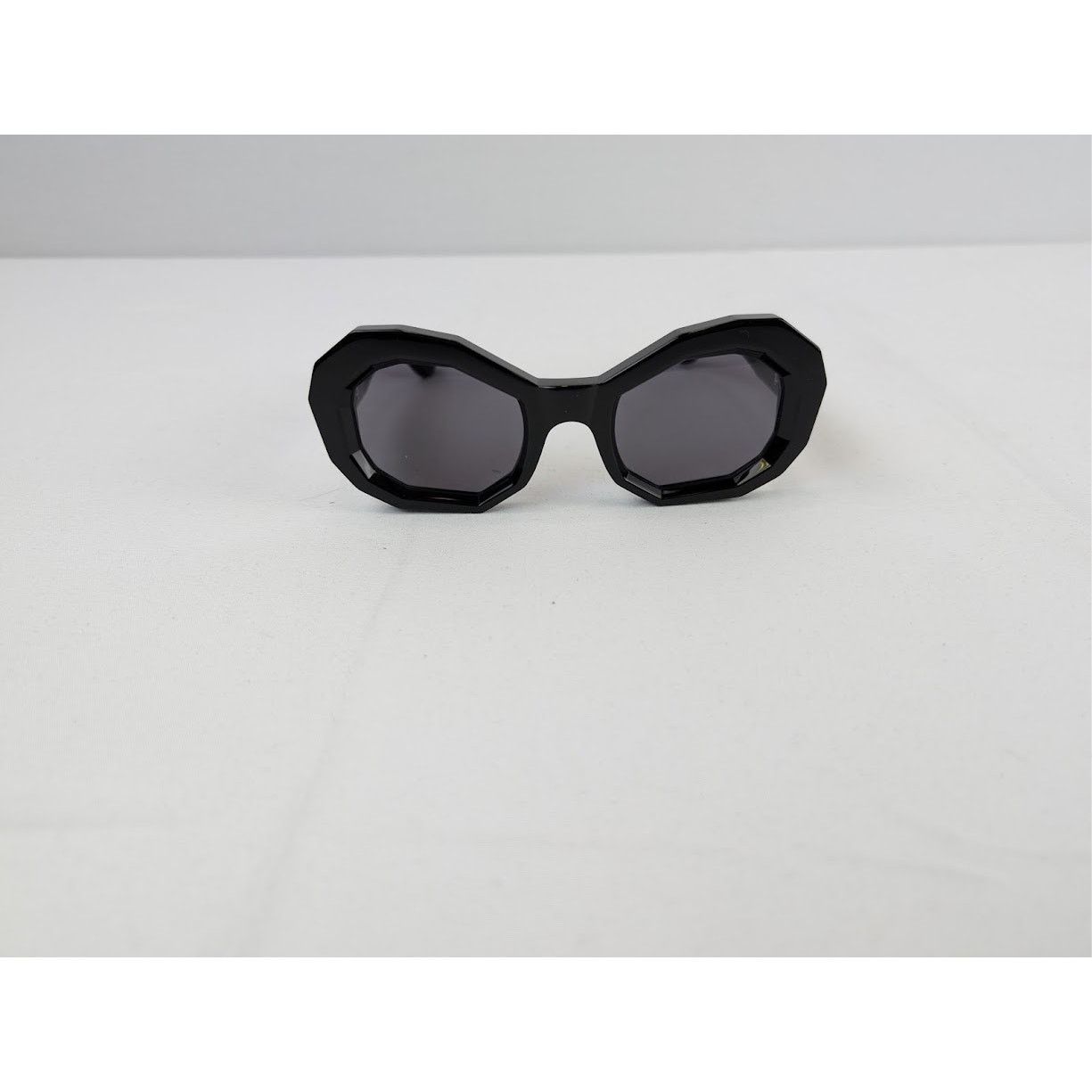 Amiri o1rshd1 Q:2 / Size: OS / Honey Comb Sunglasses in Black Size ONE SIZE - 4 Thumbnail