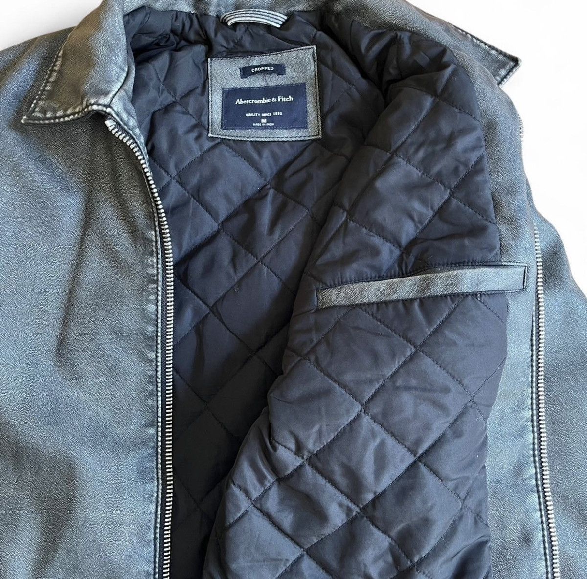 Abercrombie & Fitch Cropped Distressed Leather Jacket Size US M / EU 48-50 / 2 - 3 Thumbnail