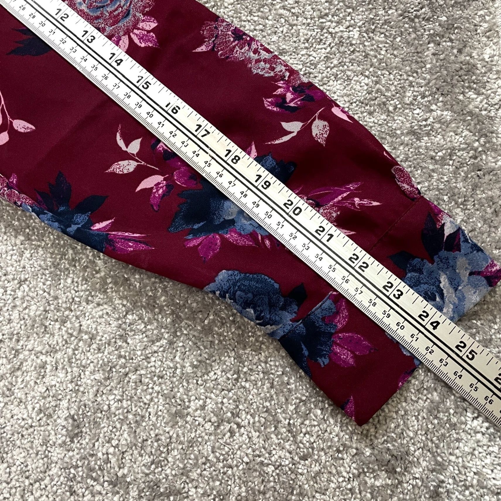 Faded Glory Faded Glory Button-Up Shirt Womens 2XL Purple Floral Top Blouse Long Sleeve Crew Neck Classic Fit Satin Chiffon Polyester Size XXL / US 16-18 / IT 52-54 - 6 Thumbnail