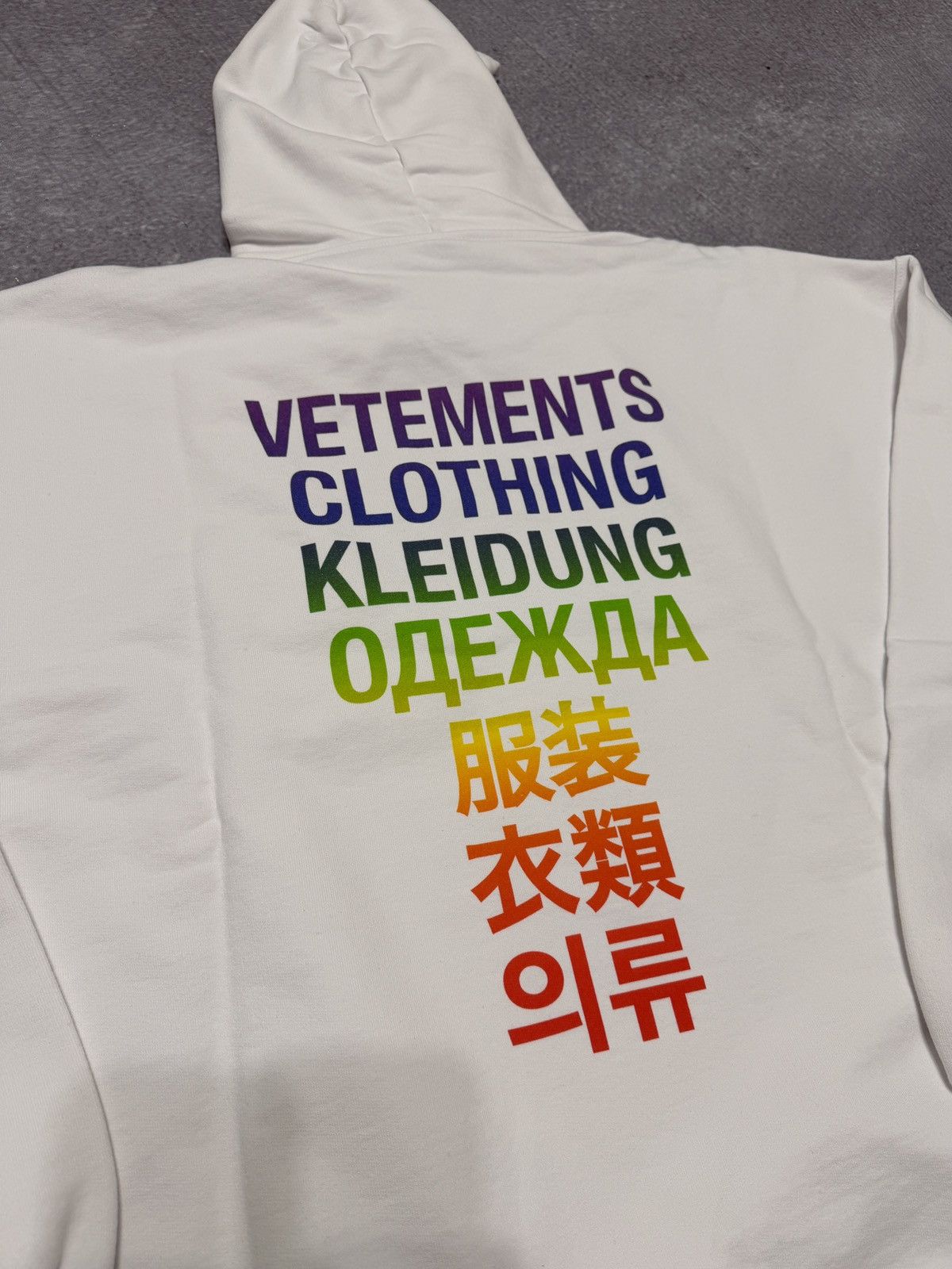 Vetements Vetements Translation Hoodie Rainbow White Size US S / EU 44-46 / 1 - 13 Thumbnail
