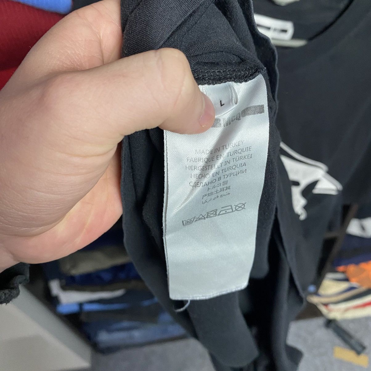 MCQ Luxury Mcq Alexander McQueen Big Logo designer tee size L Size US L / EU 52-54 / 3 - 8 Thumbnail