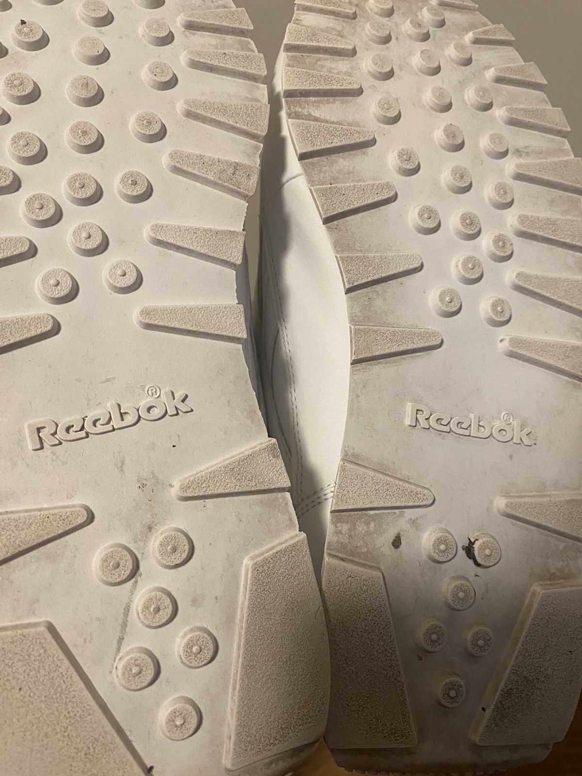 Reebok Reebok All White Size US 10.5 / EU 43-44 - 13 Thumbnail