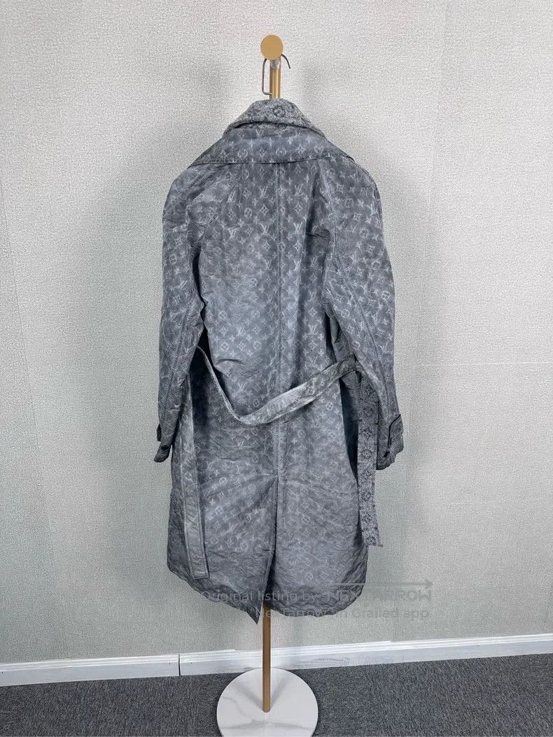 Louis Vuitton Louis Vuitton Grey printed long trench coat Size XXS / US 00 / IT 34 - 2 Thumbnail