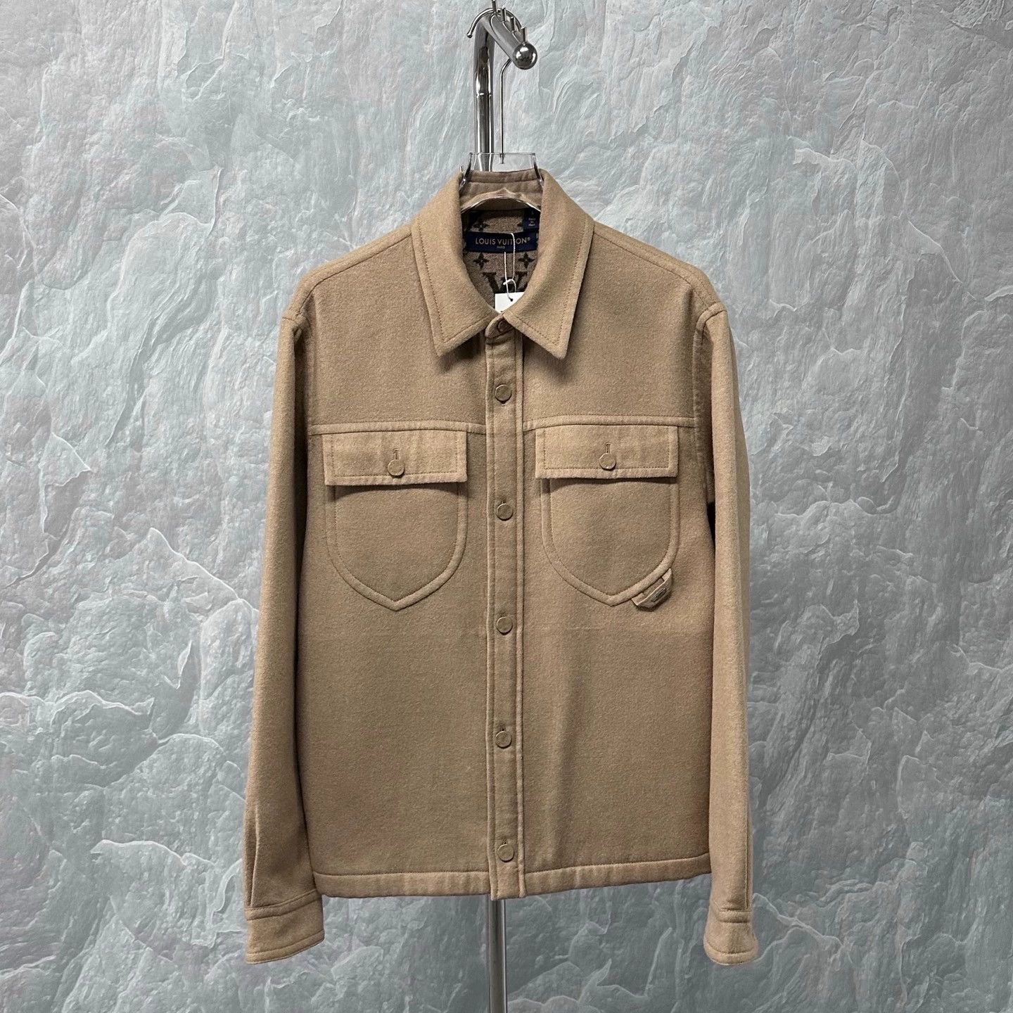 Louis Vuitton louis vuitton ss24 logo wool jacket Size US S / EU 44-46 / 1 - 3 Thumbnail