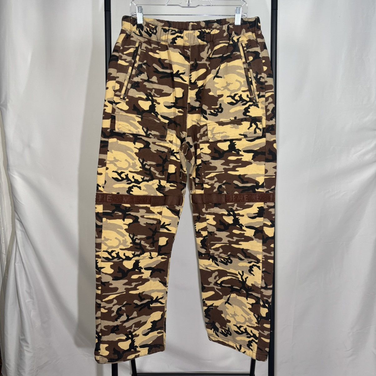Marithe + Francois Girbaud Supreme x MFG Camo Pocket Sweatpants M Size US 30 / EU 46 - 1 Thumbnail
