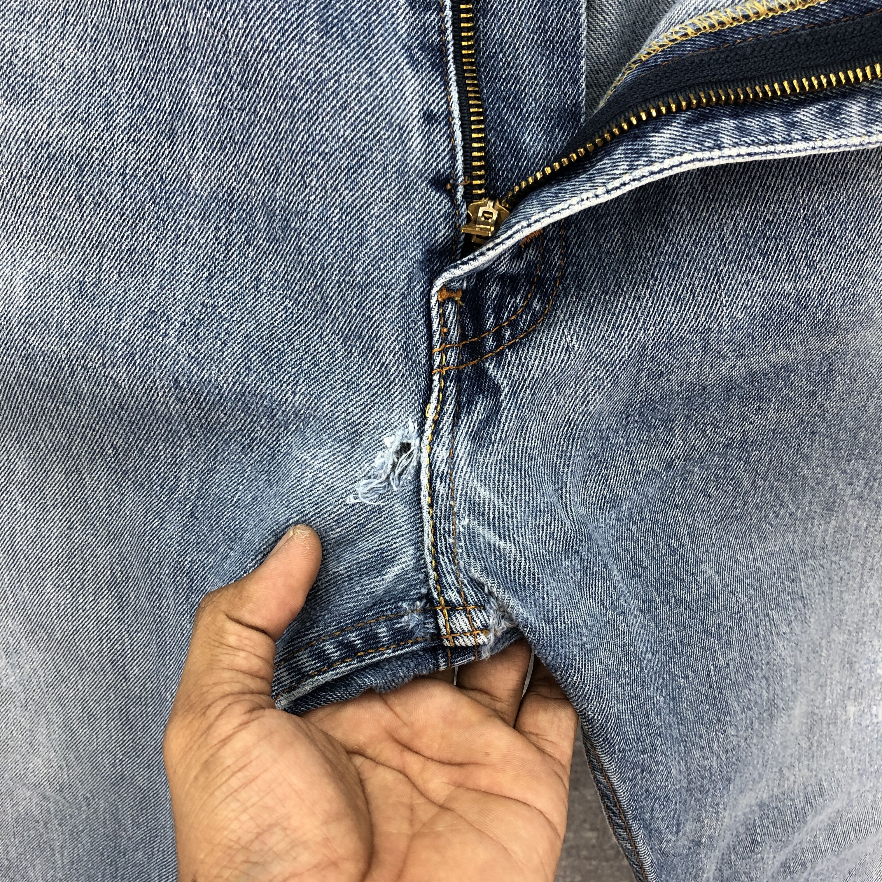 Levi's Vintage Levis 505 Light Wash Jeans Levi's Distressed Denim Size US 38 / EU 54 - 6 Thumbnail