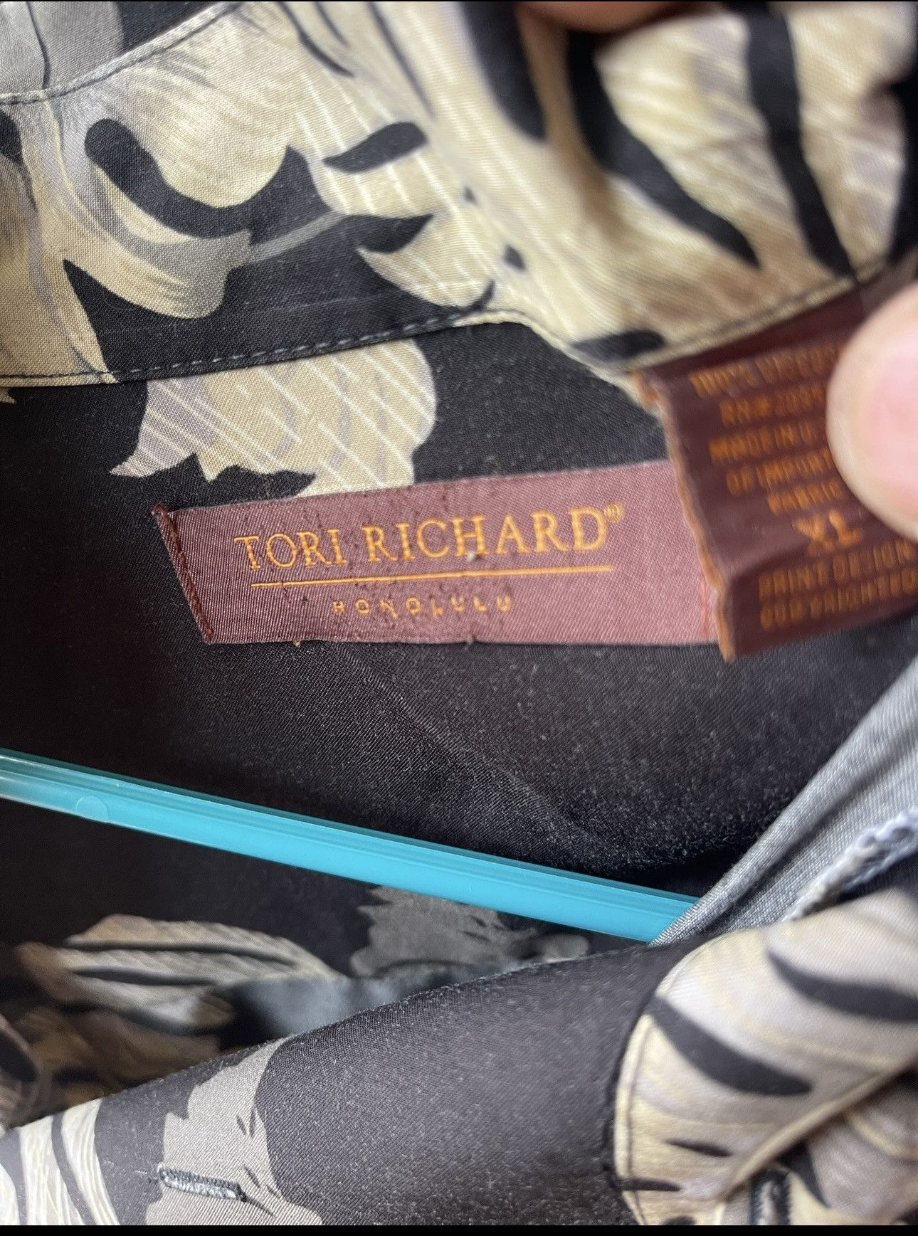 Tori Richard Tori Richard Hawaiian Print Black/Gray Full Button Men's XL Size US XL / EU 56 / 4 - 4 Thumbnail