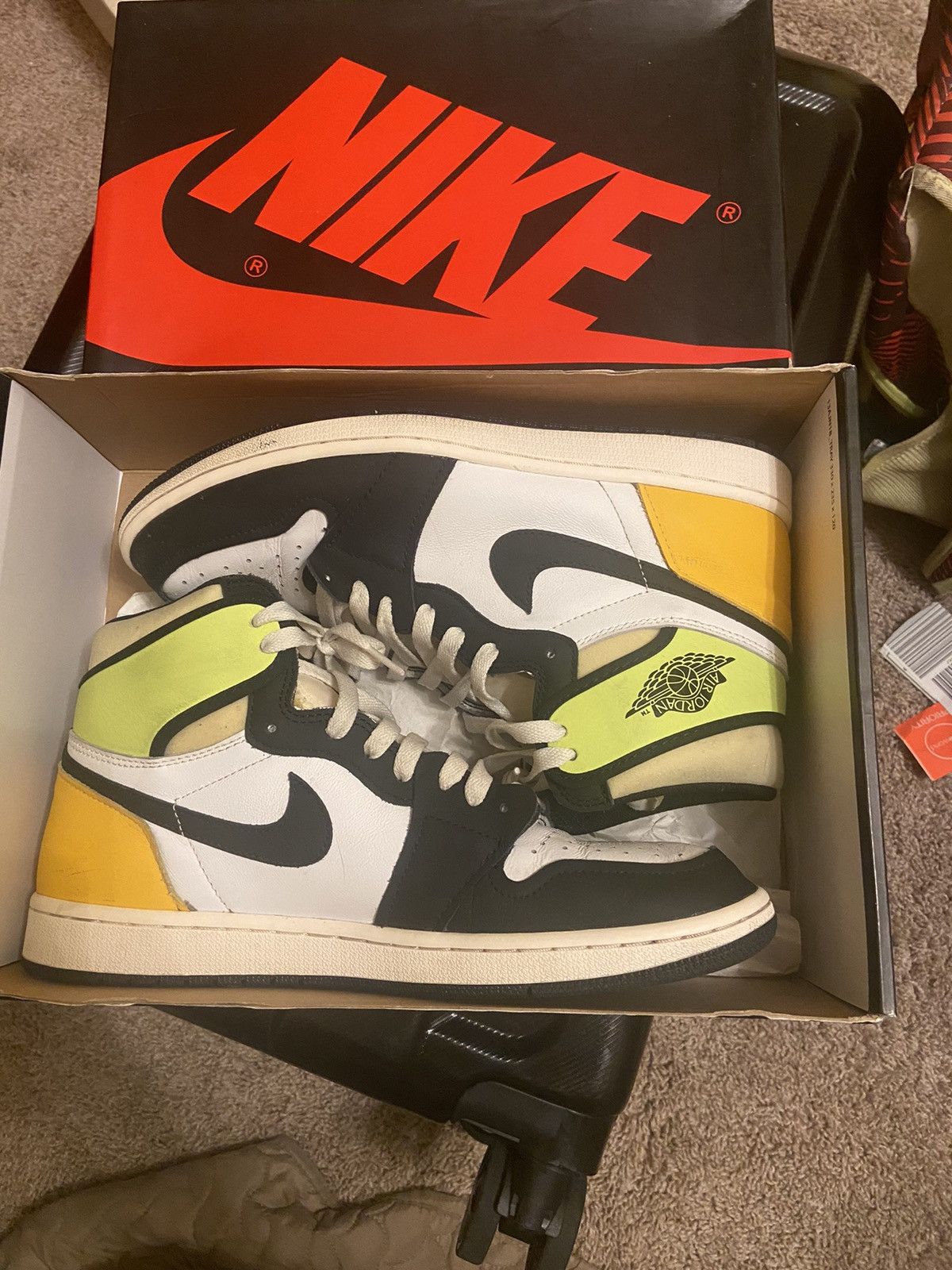 Jordan Brand × Nike Jordan 1 High ‘Volt’ Size US 11 / EU 44 - 1 Thumbnail