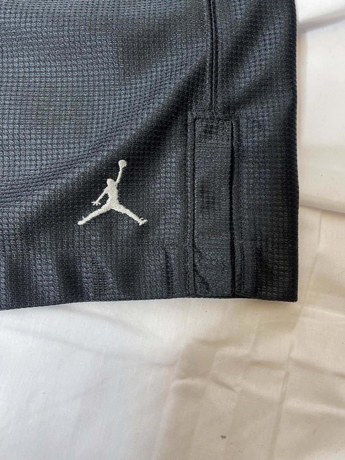 Jordan Brand Huf Nike sb vans shorts yeezy supreme jordan kith off white Size US 44 / EU 60 - 9 Thumbnail