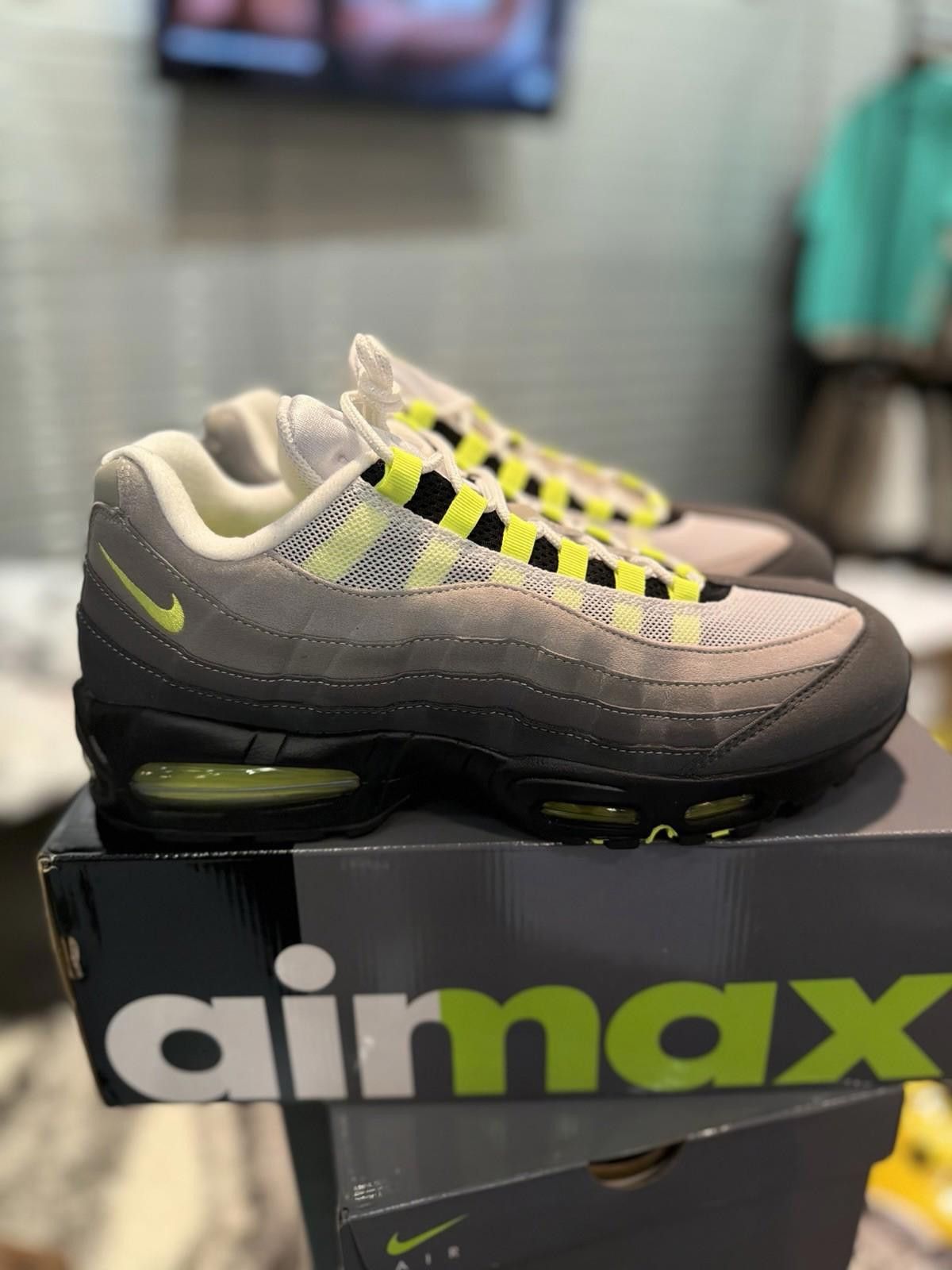 Nike Size 13 - Nike Air Max 95 OG 2025/2026 Neon (HM4740 001) Size US 13 / EU 46 - 1 Thumbnail