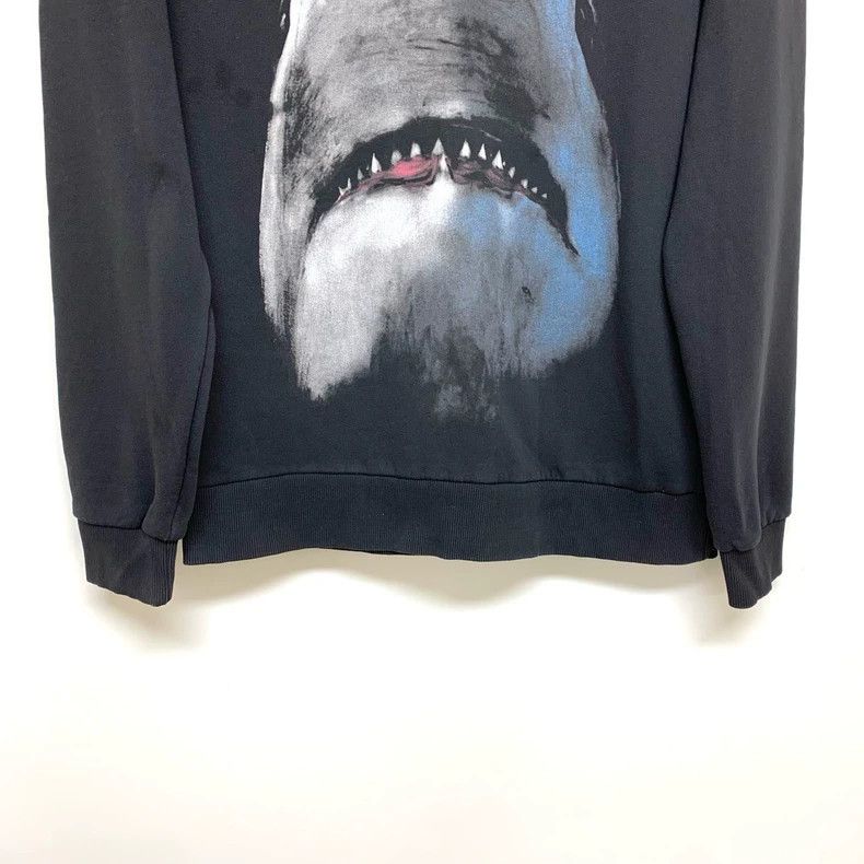 Givenchy Givenchy Shark Hoodie S Size Black Classic Style Shoulder Size US S / EU 44-46 / 1 - 4 Thumbnail