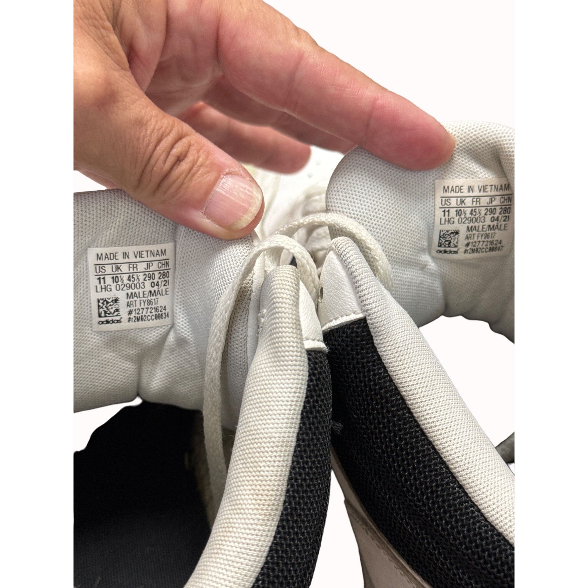 Adidas Adidas hoops basketball shoes sneakers men’s white size 11 S Size US 11 / EU 44 - 14 Thumbnail