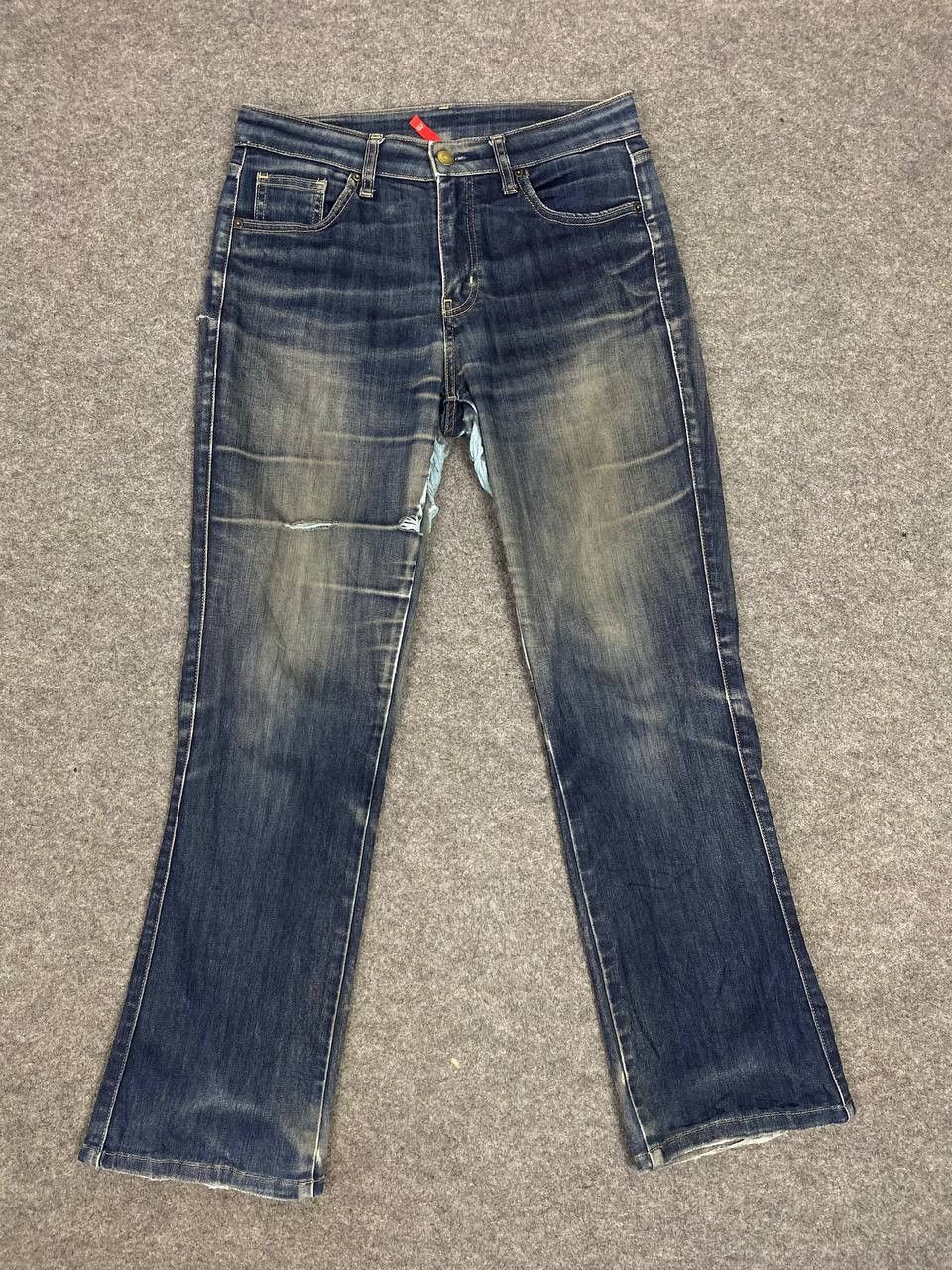 Japanese Brand uniqlo regular fit bootcut high rise distressed denim Size US 31 - 8 Thumbnail