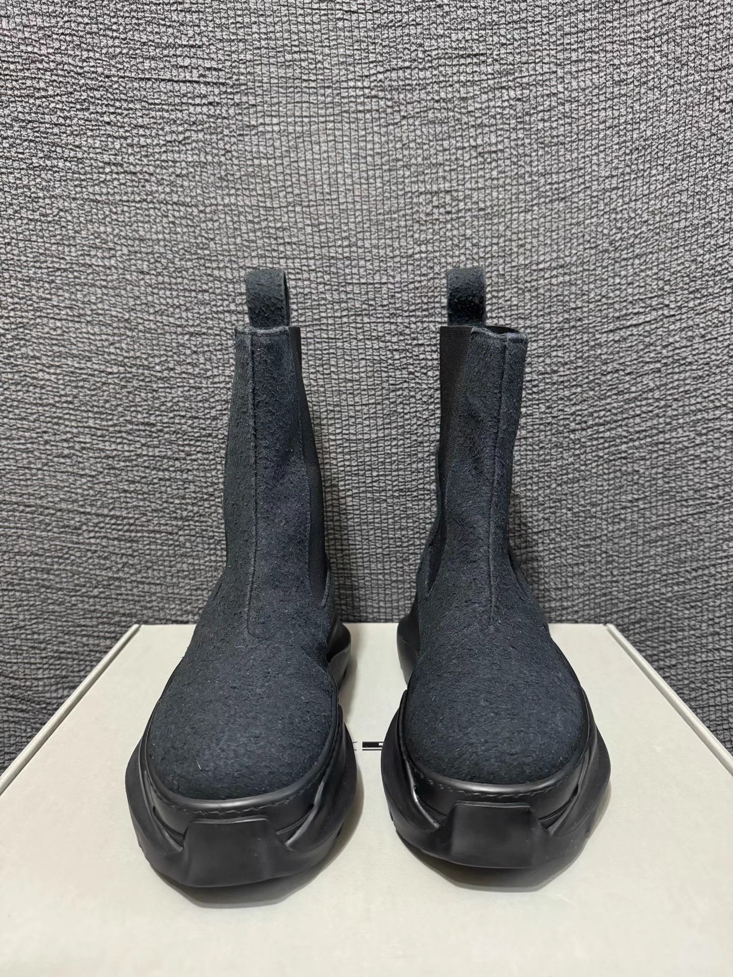 Rick Owens Rick Owens 23FW distressed leather tank sole Chelsea boots. Size US 6 / IT 36 - 2 Thumbnail