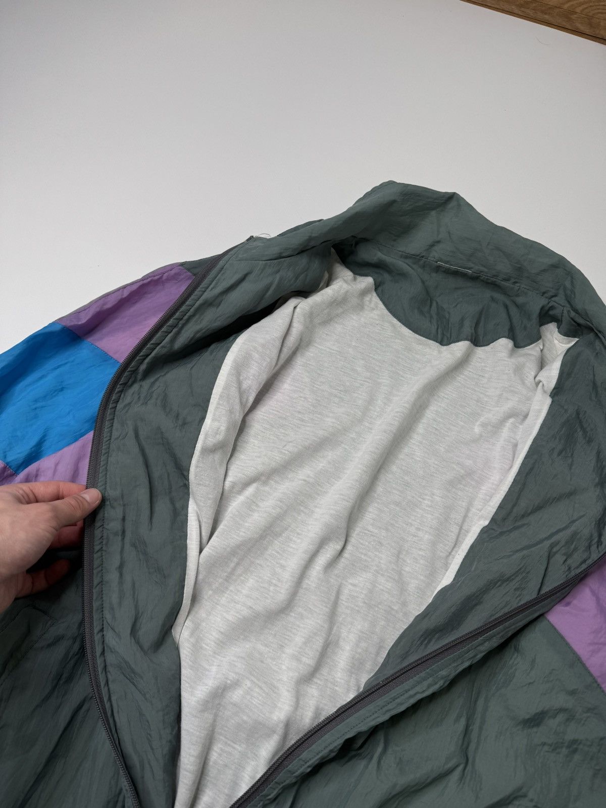 Vintage Vintage light windbreaker jacket 90s 00s swag skater sk8 Size US XL / EU 56 / 4 - 5 Thumbnail