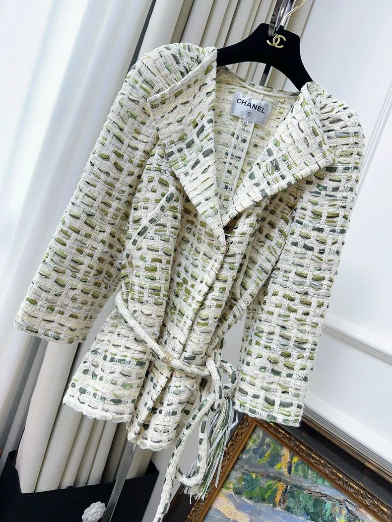 Chanel Chanel 18c Greek series green beige and white braided coat Size XS / US 0-2 / IT 36-38 - 1 Thumbnail