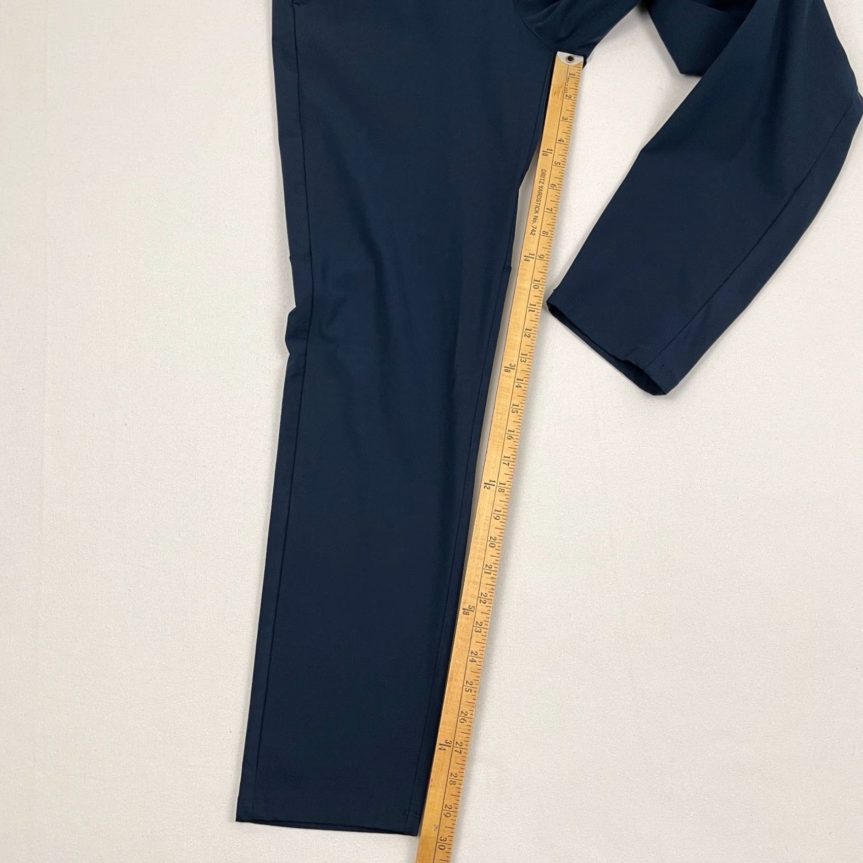 Lululemon Lululemon Commission Pants Mens 32 x 30 Chino Classic Straight 5-Pocket Gray Navy Performance Travel Golf Dress Casual Size US 32 / EU 48 - 5 Thumbnail