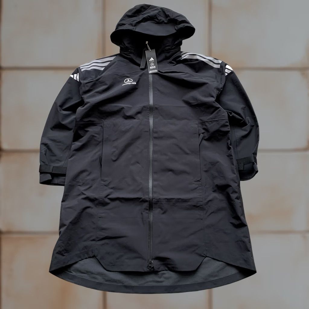 Mercedes-Benz ADIDAS AMG PETRONAS MERCEDES FORMULA 1 RAIN WINDBREAKER JACKET WOMEN'S M Size M / US 6-8 / IT 42-44 - 1 Thumbnail