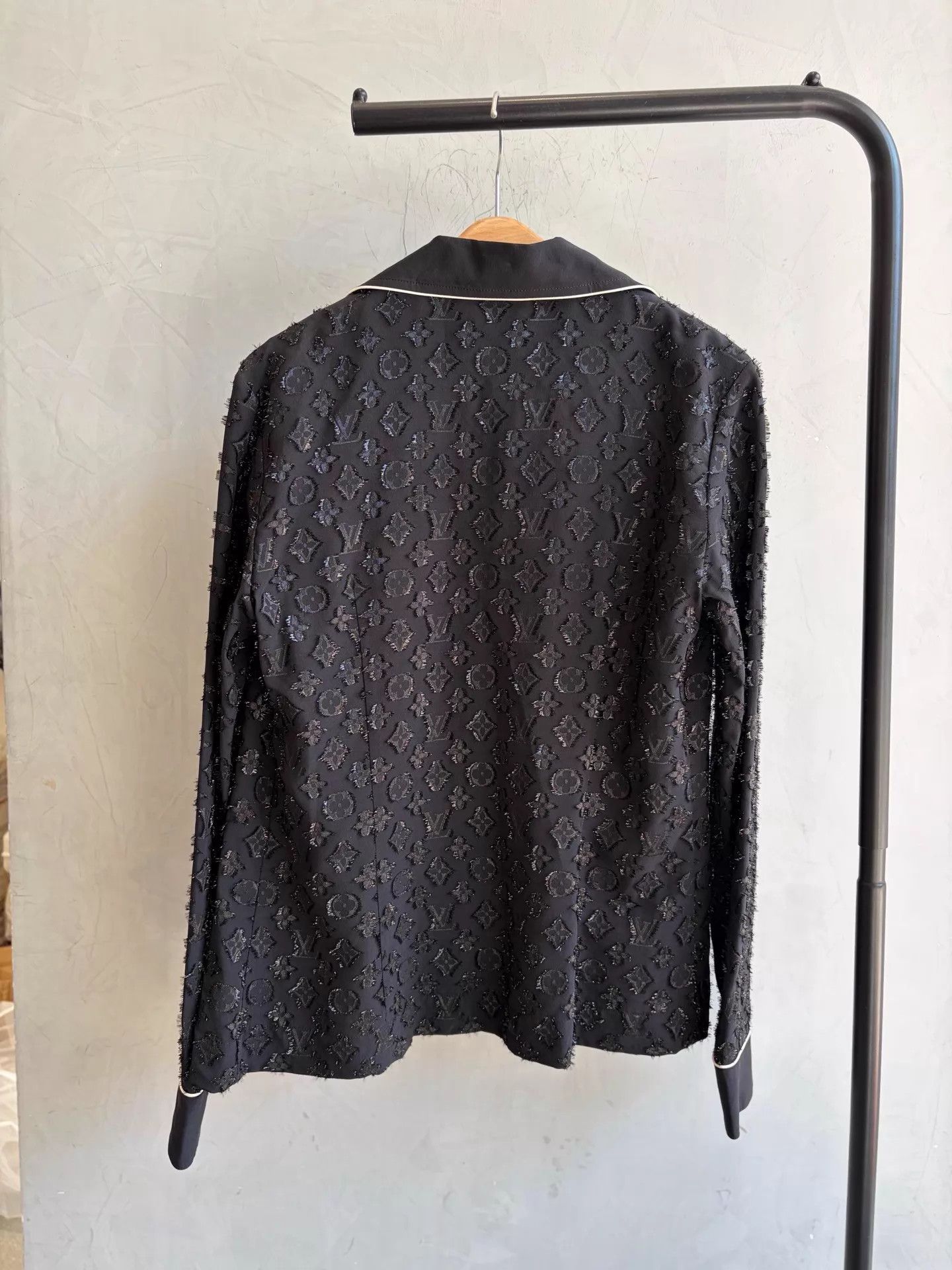 Louis Vuitton LV Full Monogram Embossed Silk PJ Shirt Women's 36 99 New Size XS / US 0-2 / IT 36-38 - 6 Thumbnail