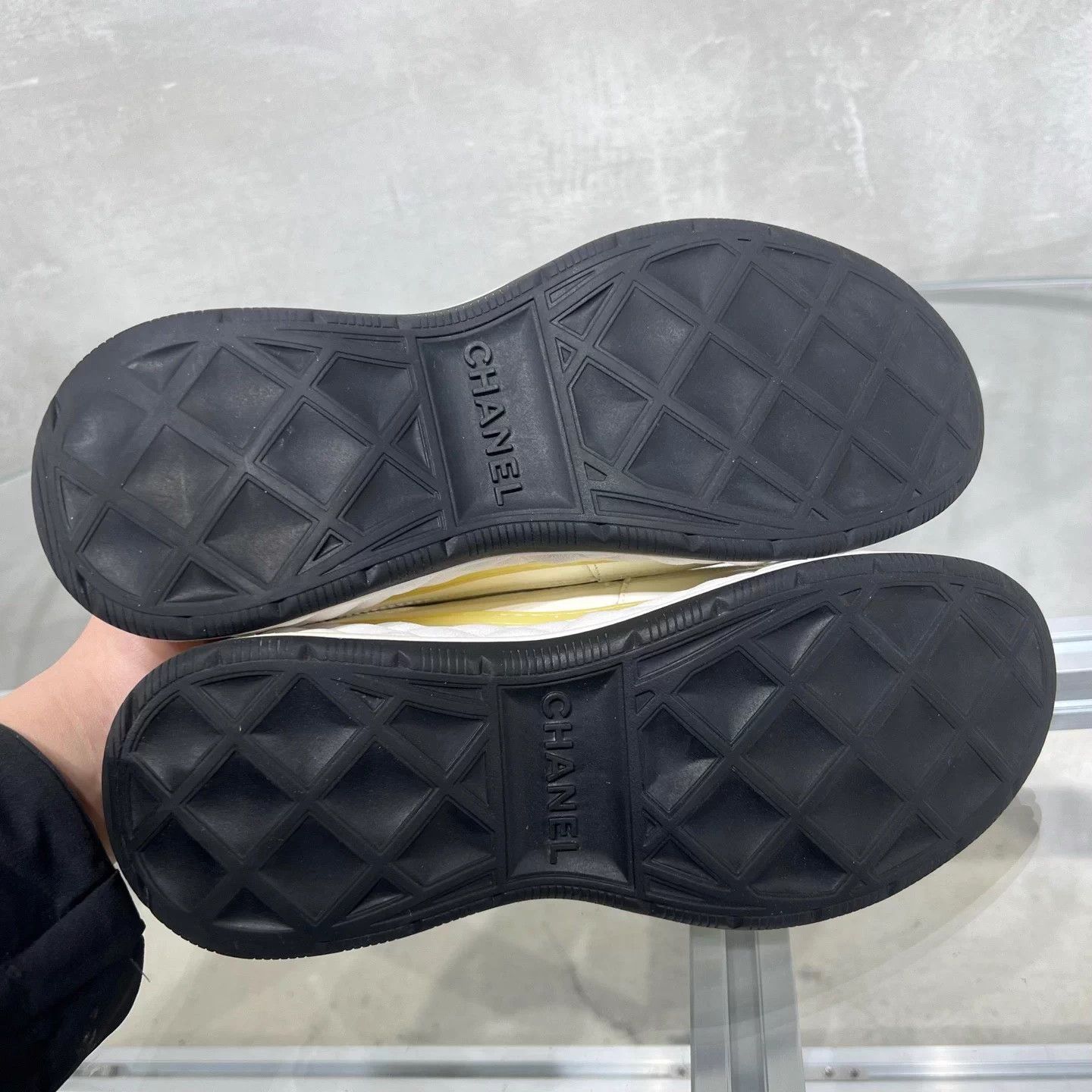 Chanel Chanel Panda Sneakers White Gold EU 36.5 Size US 5.5 / IT 35.5 - 7 Thumbnail