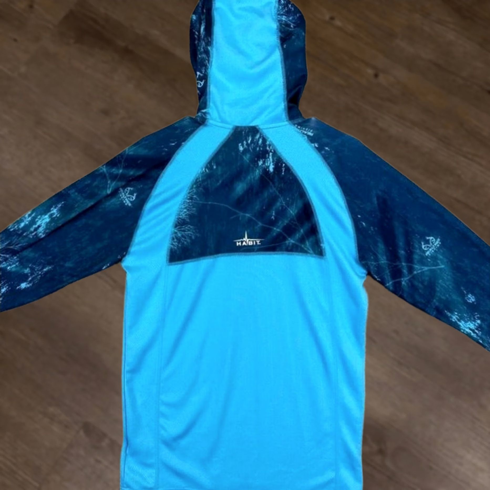 Habitat Habit Camo Hoodie Mens Small Blue Water Realtree Fishing Shirt Stretch Fisherman Shirt Size US S / EU 44-46 / 1 - 1 Thumbnail