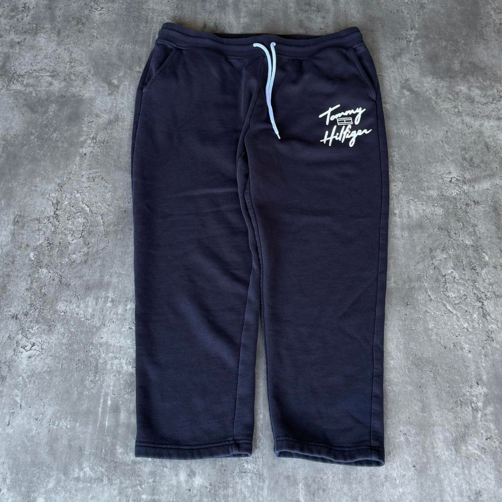 Japanese Brand × Tommy Hilfiger × Vintage Vintage Y2K Tommy Hilfiger Navy & White Essential Sweatpants Size US 38 / EU 54 - 1 Thumbnail