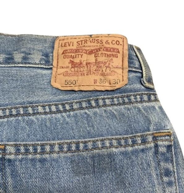 Levi's Vintage Levis 550 Relaxed Fit Faded Blue Jeans Size US 35 - 6 Thumbnail