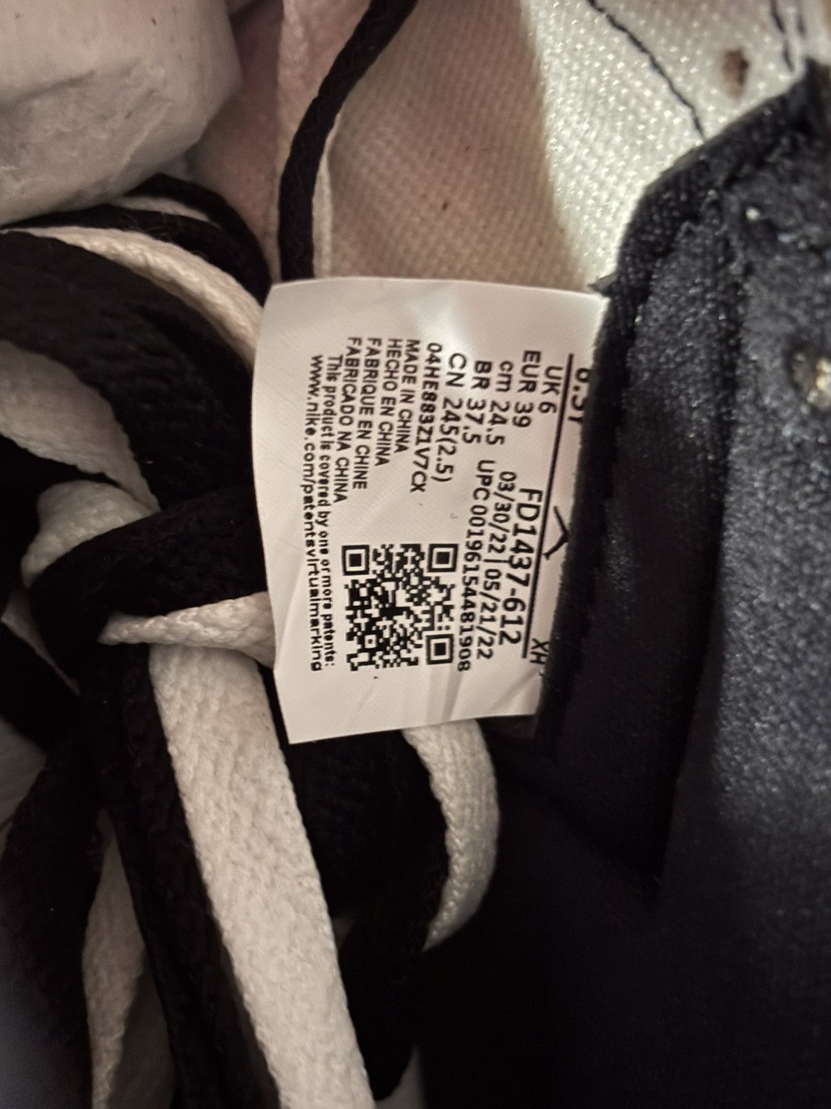 Jordan Brand Jordan 1 OG Chicago Lost and Found (GS) FD1437-612 Sz 6.5 Size US 6.5 / EU 39-40 - 7 Thumbnail