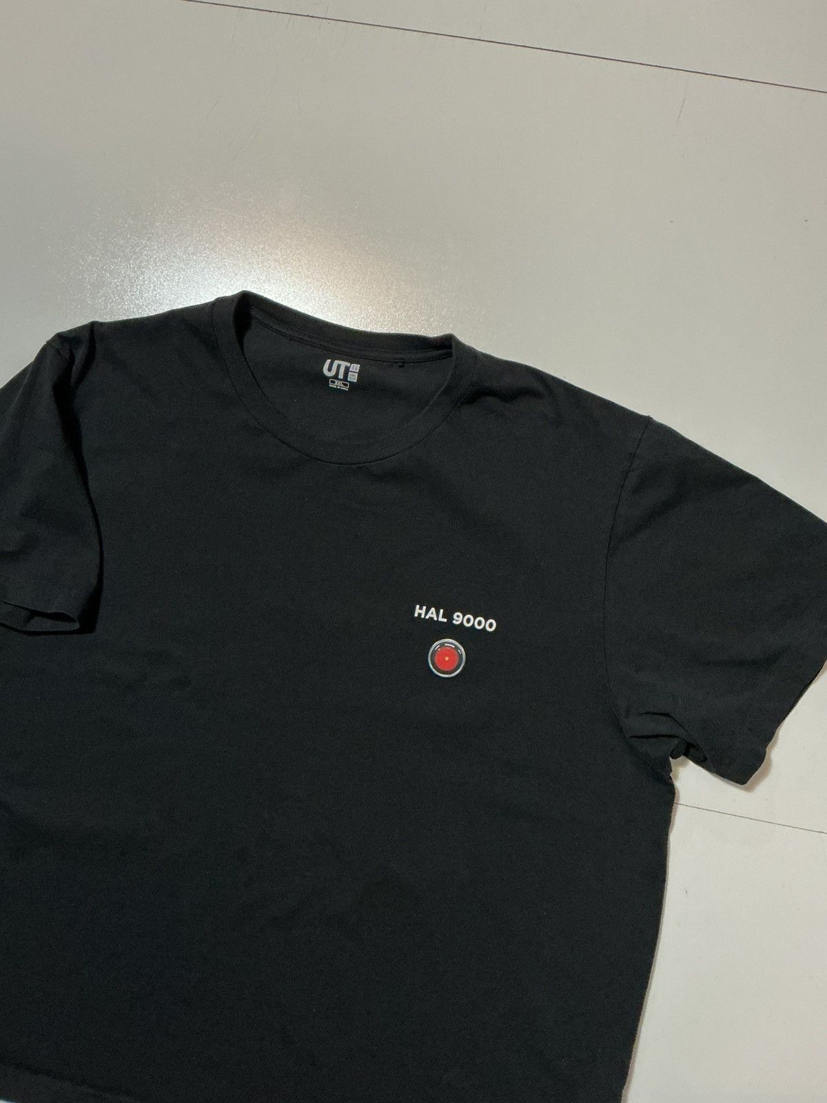 Uniqlo Uniqlo Stanley Kubrick Hal 9000 2001 A Space Odyssey T-Shirt Size US XXL / EU 58 / 5 - 4 Thumbnail