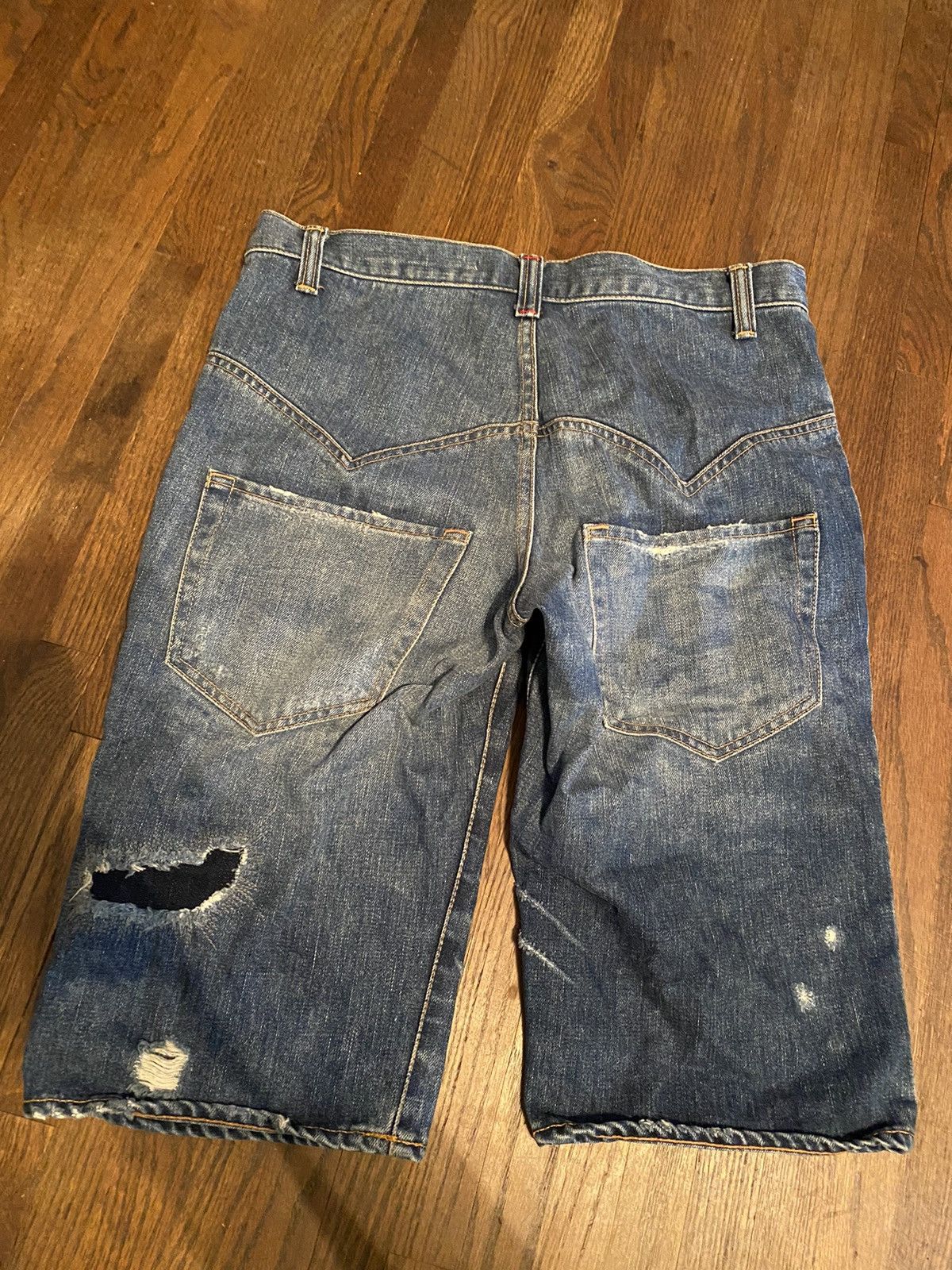 Designer × Issey Miyake × Japanese Brand SUNAO KUWAHARA DISTRESSED SHORTS Ex Issey Miyake Designer Size US 30 / EU 46 - 11 Thumbnail