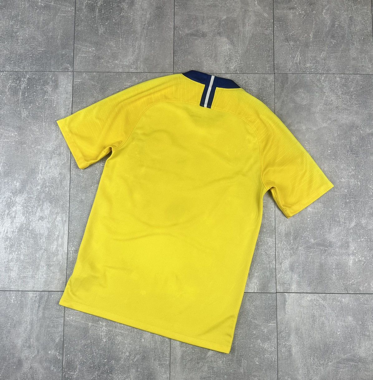 Nike Nike Chelsea 2018/19 Away Soccer Jersey 919008-720 Size US S / EU 44-46 / 1 - 12 Thumbnail