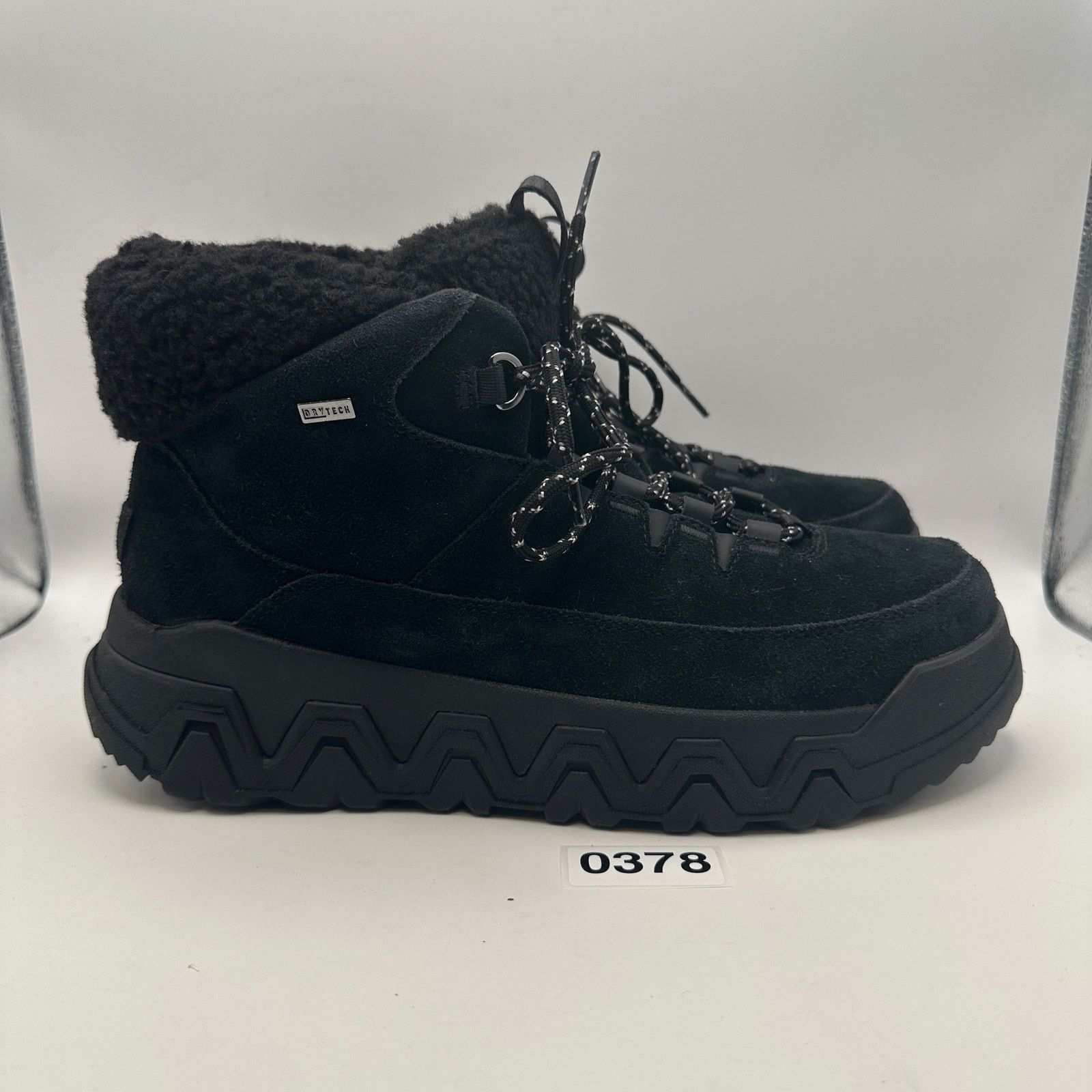 Ugg UGG Women's 9.5 TERRETRAIL Cozy Laced Black SUEDE Sheepskin Size US 9.5 / IT 39.5 - 7 Thumbnail