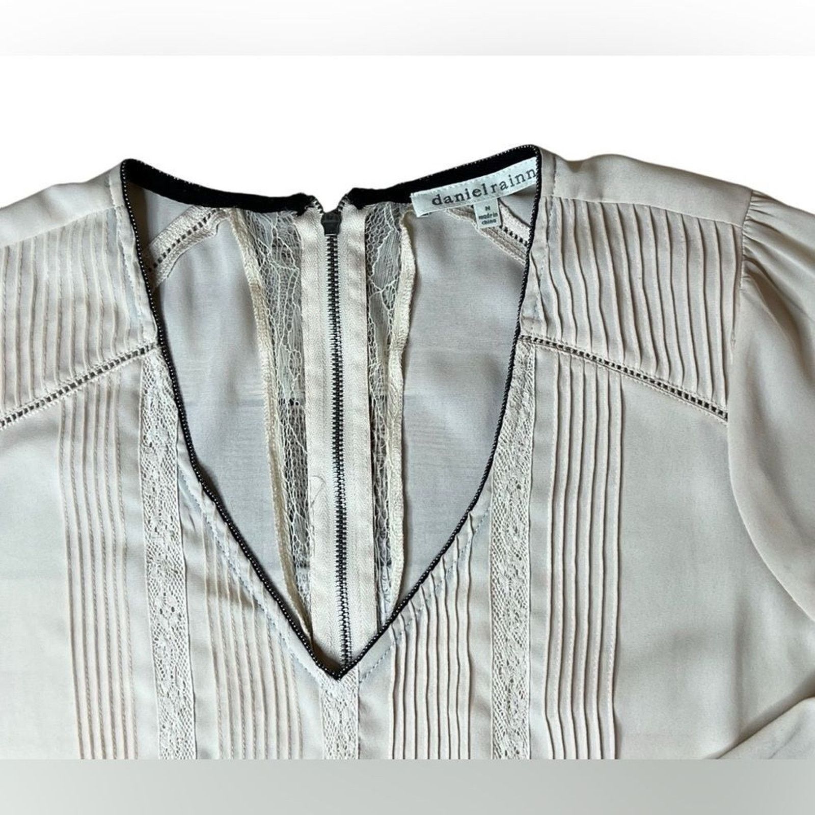 Other Daniel Rainn Sheer Pleated Cream Blouse MEDIUM Cottage Size M / US 6-8 / IT 42-44 - 4 Thumbnail