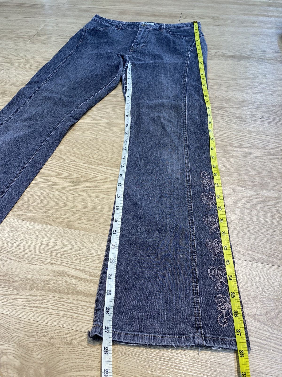 Japanese Brand Vintage Japanese Brand Embroidery Flaired Jeans Size US 29 - 15 Thumbnail