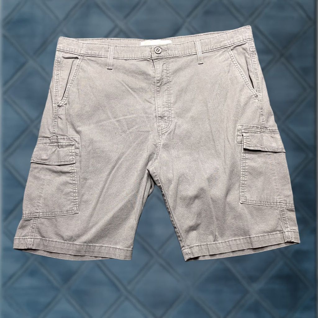 Levi's Levis Gray Cargo Shorts Men 42 Signature Canvas Classic Distressed Pocket Zip Front Casual Utility Denim Short Size US 42 / EU 58 - 1 Thumbnail