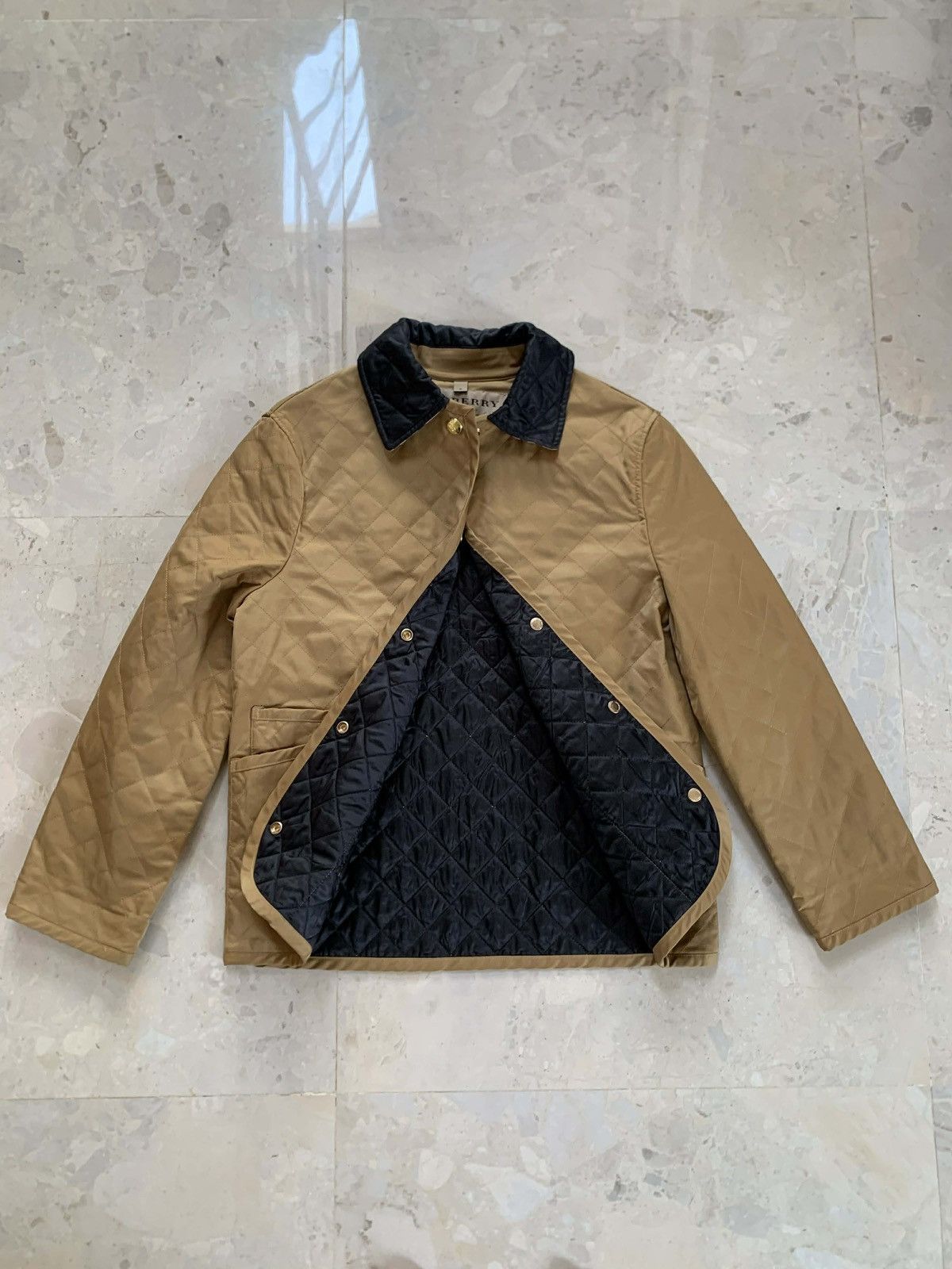 Burberry Burberry Quilted Barn Jacket Size M / US 6-8 / IT 42-44 - 3 Thumbnail